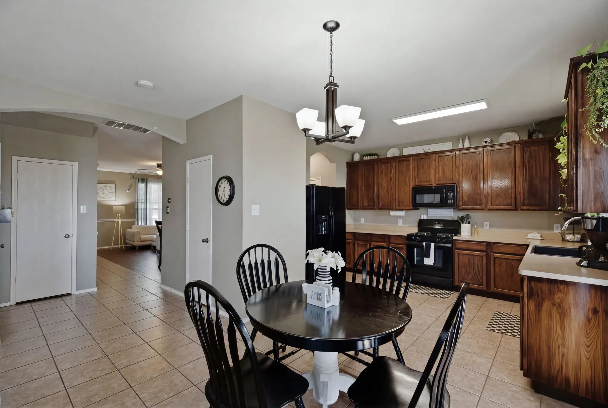 Single Family Residence For Sale in Tarrant County , 10805 Ambling Trail, Fort Worth, Texas 76108, 4 Bedroom, 3 Bathroom, 2 Garage spaces, 2,664 Sqft, built in 2005, mls#21304006, Real Estate Agent in Fort Worth, Homes For Sale in Tarrant county, Homes For Sale in Fort Worth, Realtor in Fort Worth Texas, Real Estate Brokerage Independent Realty Texas, Luminita Cordes Realtor