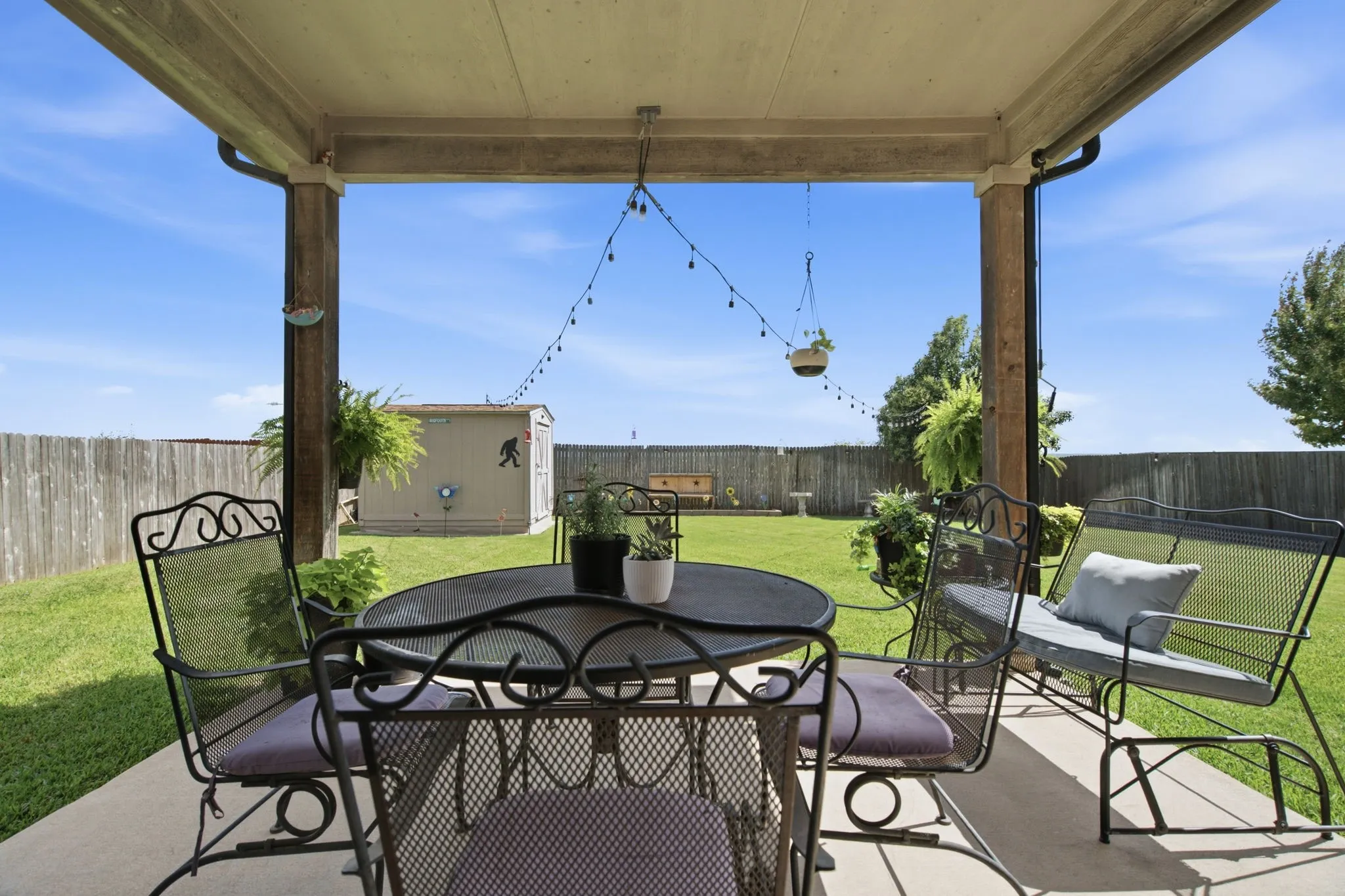Single Family Residence For Sale in Tarrant County , 10805 Ambling Trail, Fort Worth, Texas 76108, 4 Bedroom, 3 Bathroom, 2 Garage spaces, 2,664 Sqft, built in 2005, mls#21304006, Real Estate Agent in Fort Worth, Homes For Sale in Tarrant county, Homes For Sale in Fort Worth, Realtor in Fort Worth Texas, Real Estate Brokerage Independent Realty Texas, Luminita Cordes Realtor
