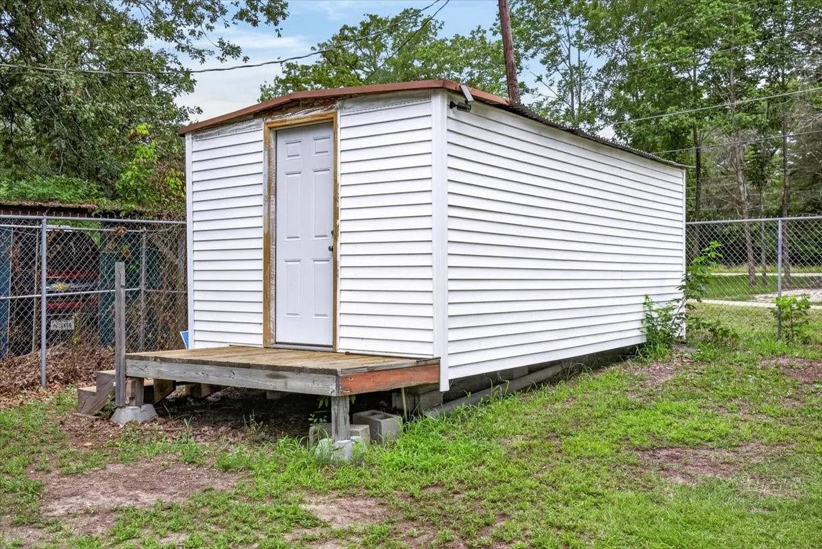 Manufactured Home For Sale in Henderson County , 160 Buffalo Springs Road, Mabank, Texas 75156, 3 Bedroom, 2 Bathroom, Garage spaces, 1,768 Sqft, built in 1983, mls#21306423, Real Estate Agent in Mabank, Homes For Sale in Henderson county, Homes For Sale in Mabank, Realtor in Mabank Texas, Real Estate Brokerage Independent Realty Texas, Luminita Cordes Realtor