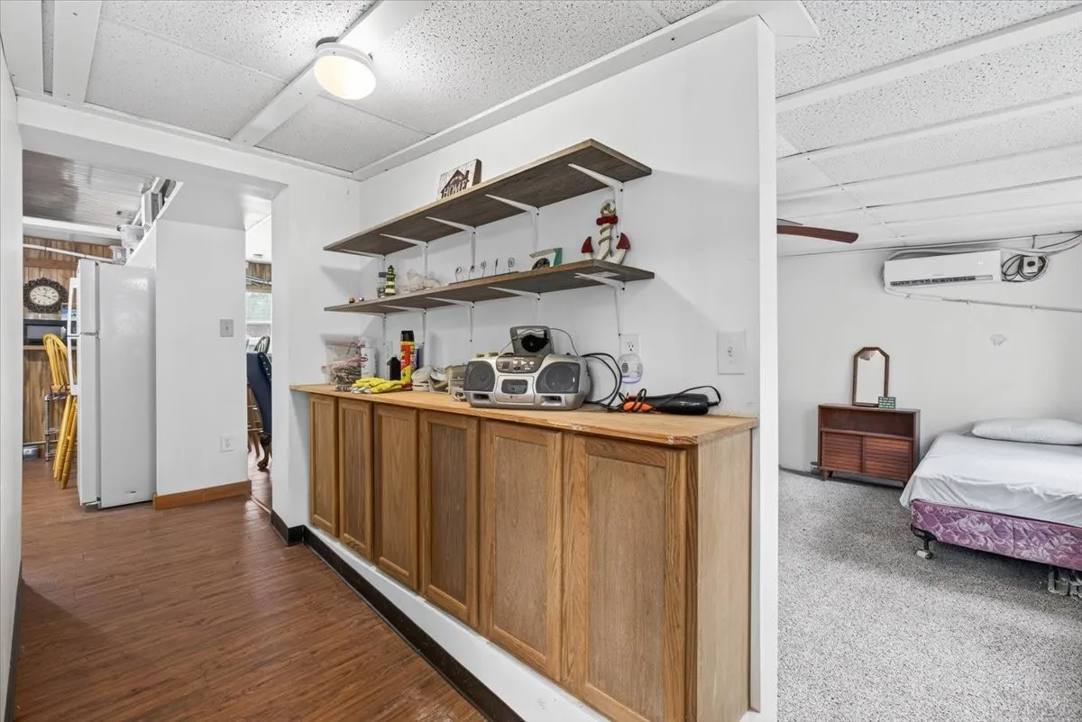 Manufactured Home For Sale in Henderson County , 160 Buffalo Springs Road, Mabank, Texas 75156, 3 Bedroom, 2 Bathroom, Garage spaces, 1,768 Sqft, built in 1983, mls#21306423, Real Estate Agent in Mabank, Homes For Sale in Henderson county, Homes For Sale in Mabank, Realtor in Mabank Texas, Real Estate Brokerage Independent Realty Texas, Luminita Cordes Realtor