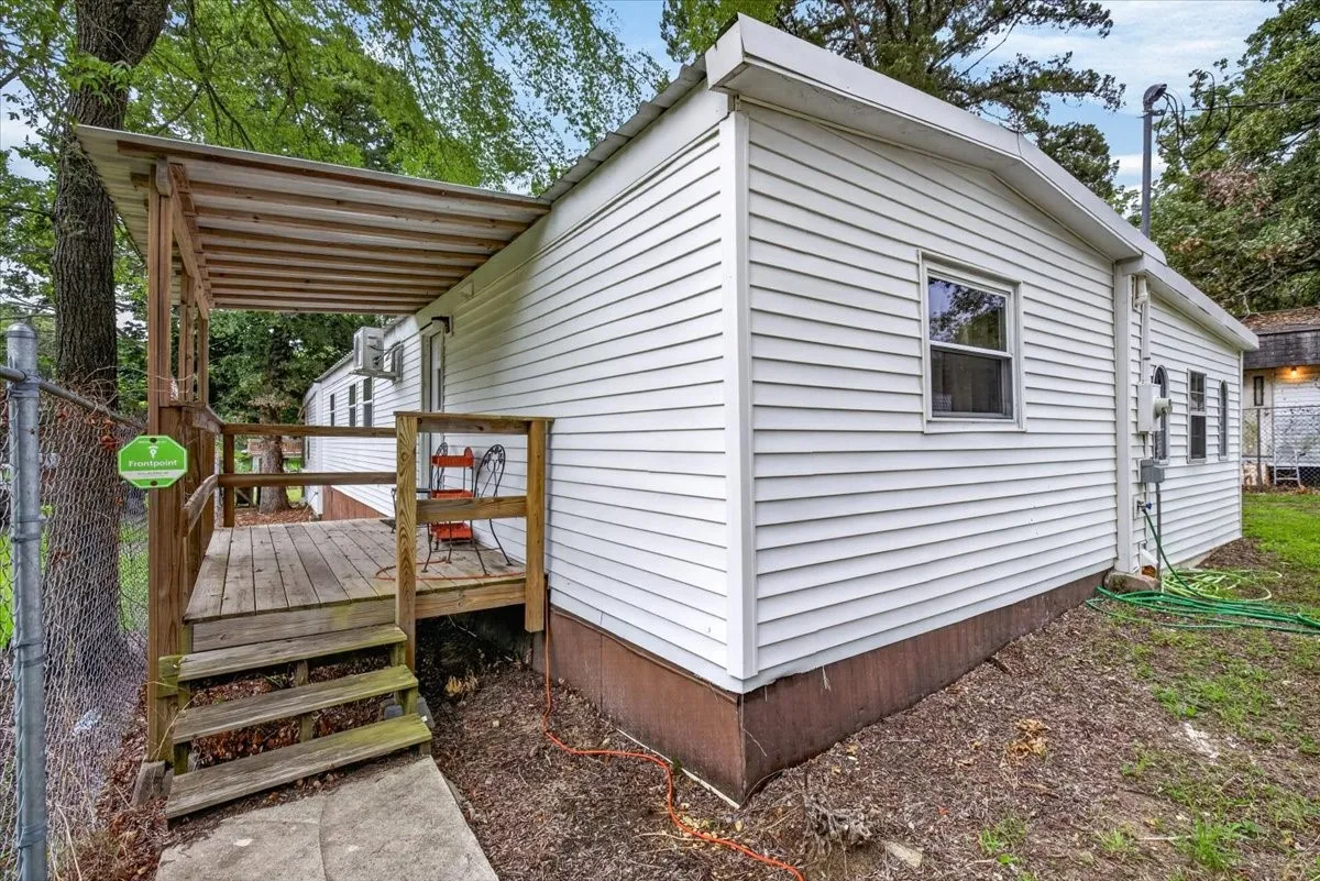 Manufactured Home For Sale in Henderson County , 160 Buffalo Springs Road, Mabank, Texas 75156, 3 Bedroom, 2 Bathroom, Garage spaces, 1,768 Sqft, built in 1983, mls#21306423, Real Estate Agent in Mabank, Homes For Sale in Henderson county, Homes For Sale in Mabank, Realtor in Mabank Texas, Real Estate Brokerage Independent Realty Texas, Luminita Cordes Realtor