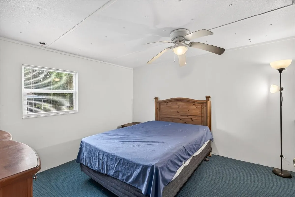 Manufactured Home For Sale in Henderson County , 160 Buffalo Springs Road, Mabank, Texas 75156, 3 Bedroom, 2 Bathroom, Garage spaces, 1,768 Sqft, built in 1983, mls#21306423, Real Estate Agent in Mabank, Homes For Sale in Henderson county, Homes For Sale in Mabank, Realtor in Mabank Texas, Real Estate Brokerage Independent Realty Texas, Luminita Cordes Realtor
