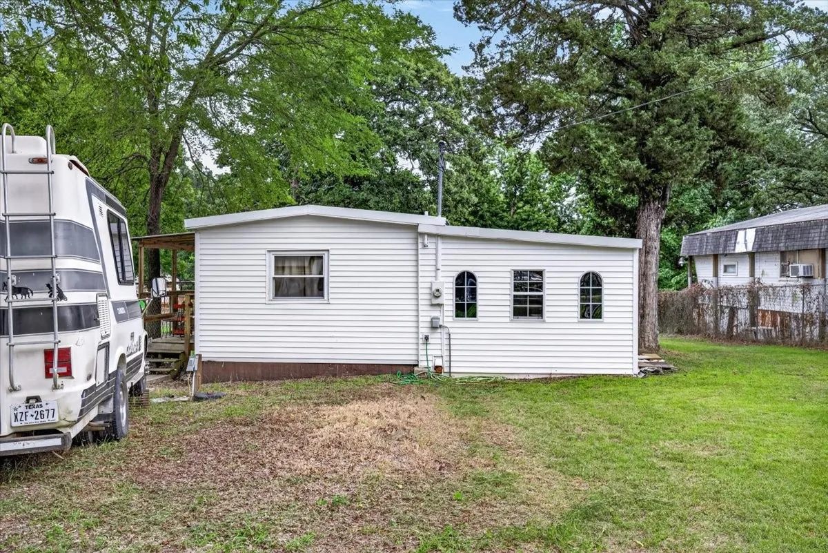 Manufactured Home For Sale in Henderson County , 160 Buffalo Springs Road, Mabank, Texas 75156, 3 Bedroom, 2 Bathroom, Garage spaces, 1,768 Sqft, built in 1983, mls#21306423, Real Estate Agent in Mabank, Homes For Sale in Henderson county, Homes For Sale in Mabank, Realtor in Mabank Texas, Real Estate Brokerage Independent Realty Texas, Luminita Cordes Realtor