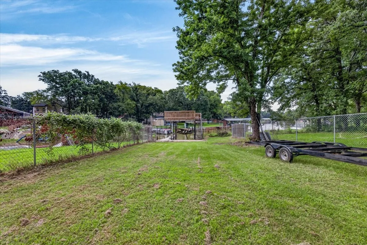 Manufactured Home For Sale in Henderson County , 160 Buffalo Springs Road, Mabank, Texas 75156, 3 Bedroom, 2 Bathroom, Garage spaces, 1,768 Sqft, built in 1983, mls#21306423, Real Estate Agent in Mabank, Homes For Sale in Henderson county, Homes For Sale in Mabank, Realtor in Mabank Texas, Real Estate Brokerage Independent Realty Texas, Luminita Cordes Realtor
