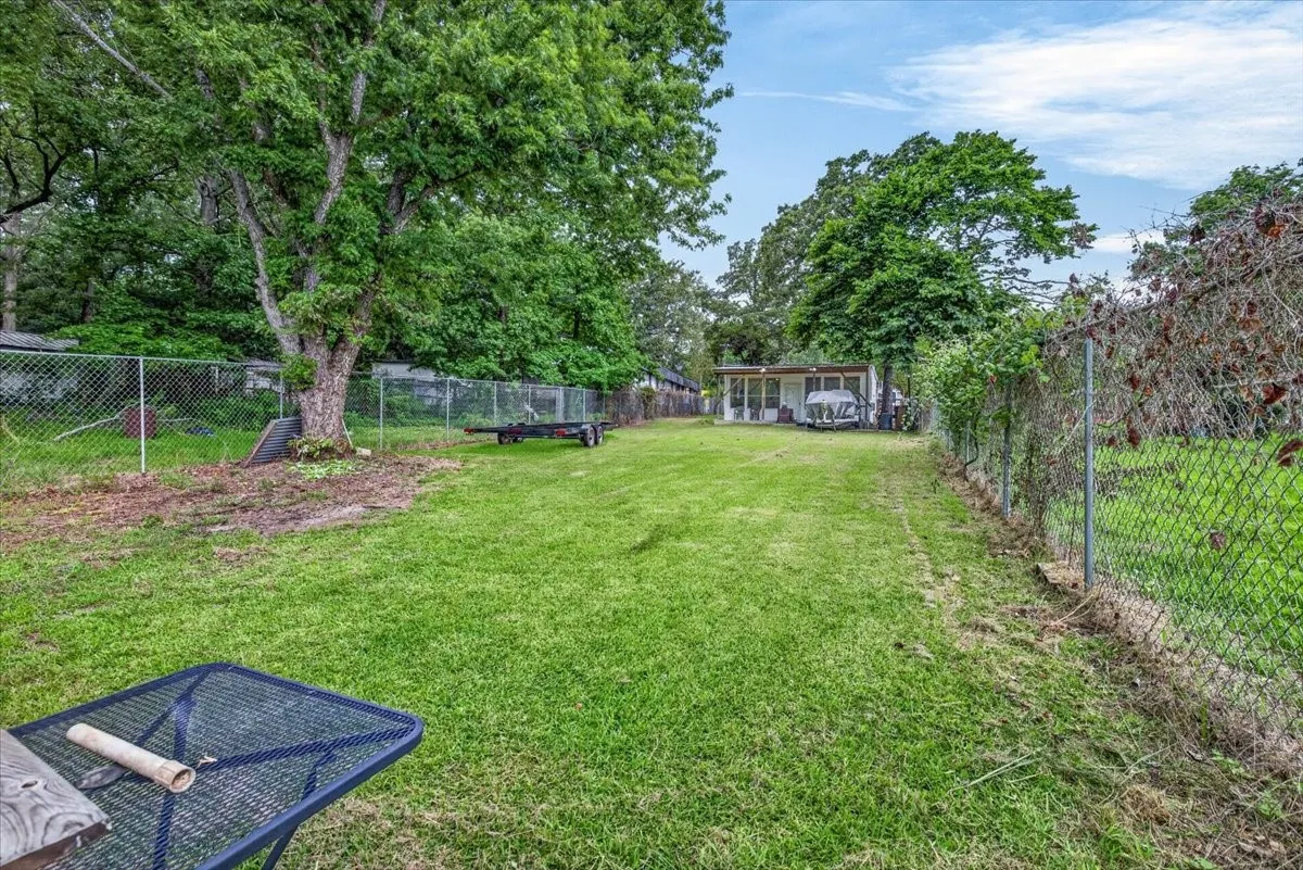 Manufactured Home For Sale in Henderson County , 160 Buffalo Springs Road, Mabank, Texas 75156, 3 Bedroom, 2 Bathroom, Garage spaces, 1,768 Sqft, built in 1983, mls#21306423, Real Estate Agent in Mabank, Homes For Sale in Henderson county, Homes For Sale in Mabank, Realtor in Mabank Texas, Real Estate Brokerage Independent Realty Texas, Luminita Cordes Realtor