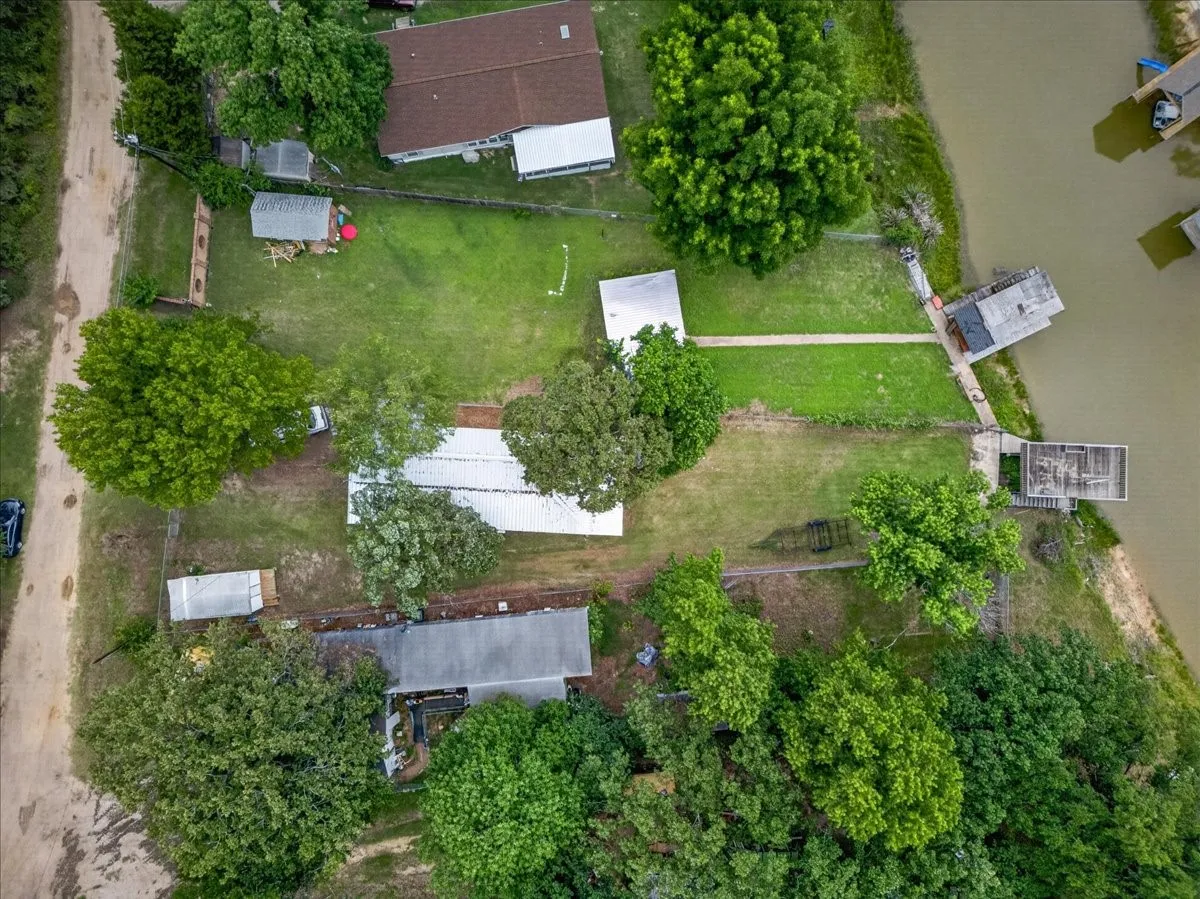 Manufactured Home For Sale in Henderson County , 160 Buffalo Springs Road, Mabank, Texas 75156, 3 Bedroom, 2 Bathroom, Garage spaces, 1,768 Sqft, built in 1983, mls#21306423, Real Estate Agent in Mabank, Homes For Sale in Henderson county, Homes For Sale in Mabank, Realtor in Mabank Texas, Real Estate Brokerage Independent Realty Texas, Luminita Cordes Realtor