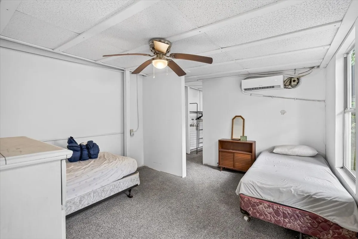 Manufactured Home For Sale in Henderson County , 160 Buffalo Springs Road, Mabank, Texas 75156, 3 Bedroom, 2 Bathroom, Garage spaces, 1,768 Sqft, built in 1983, mls#21306423, Real Estate Agent in Mabank, Homes For Sale in Henderson county, Homes For Sale in Mabank, Realtor in Mabank Texas, Real Estate Brokerage Independent Realty Texas, Luminita Cordes Realtor