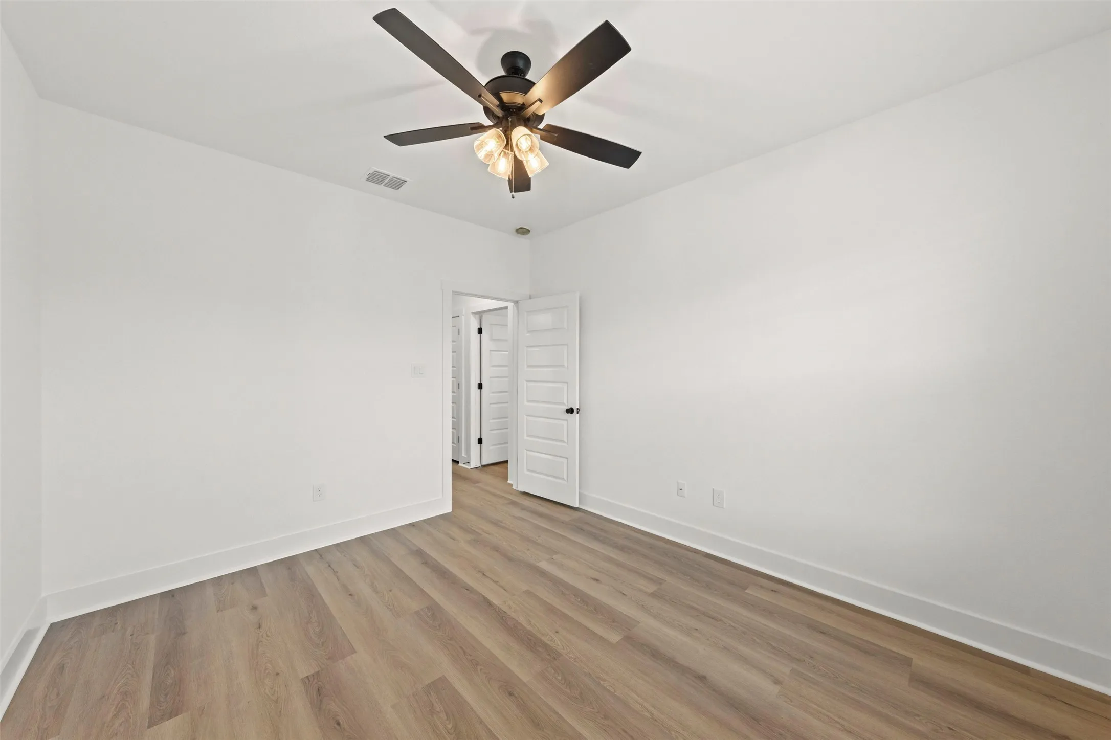 Single Family Residence For Sale in Mc Lennan County , 9820 Durango Trail, Waco, Texas 76712, 4 Bedroom, 3 Bathroom, 2 Garage spaces, 2,044 Sqft, built in 2026, mls#21305887, Real Estate Agent in Waco, Homes For Sale in Mc Lennan county, Homes For Sale in Waco, Realtor in Waco Texas, Real Estate Brokerage Independent Realty Texas, Luminita Cordes Realtor