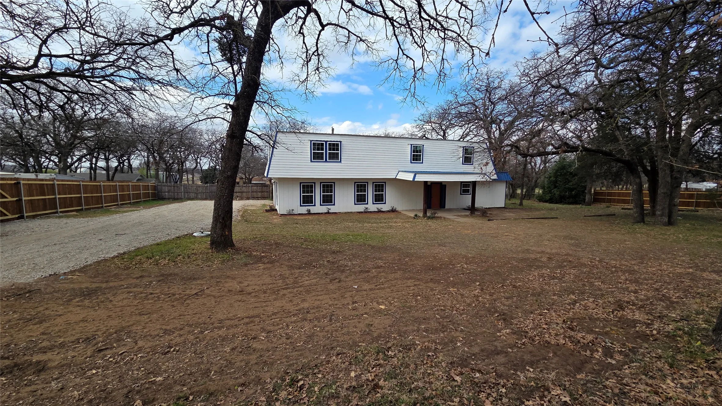 Single Family Residence For Sale in Tarrant County , 4340 Danny Drive, Kennedale, Texas 76060, 5 Bedroom, 2 Bathroom, Garage spaces, 3,448 Sqft, built in 1975, mls#21306337, Real Estate Agent in Kennedale, Homes For Sale in Tarrant county, Homes For Sale in Kennedale, Realtor in Kennedale Texas, Real Estate Brokerage Independent Realty Texas, Luminita Cordes Realtor