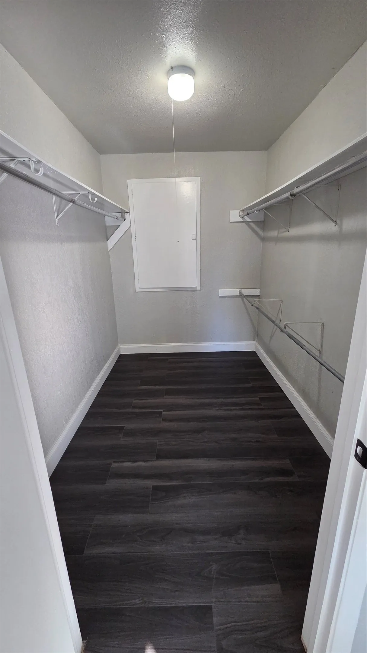 Single Family Residence For Sale in Tarrant County , 4340 Danny Drive, Kennedale, Texas 76060, 5 Bedroom, 2 Bathroom, Garage spaces, 3,448 Sqft, built in 1975, mls#21306337, Real Estate Agent in Kennedale, Homes For Sale in Tarrant county, Homes For Sale in Kennedale, Realtor in Kennedale Texas, Real Estate Brokerage Independent Realty Texas, Luminita Cordes Realtor