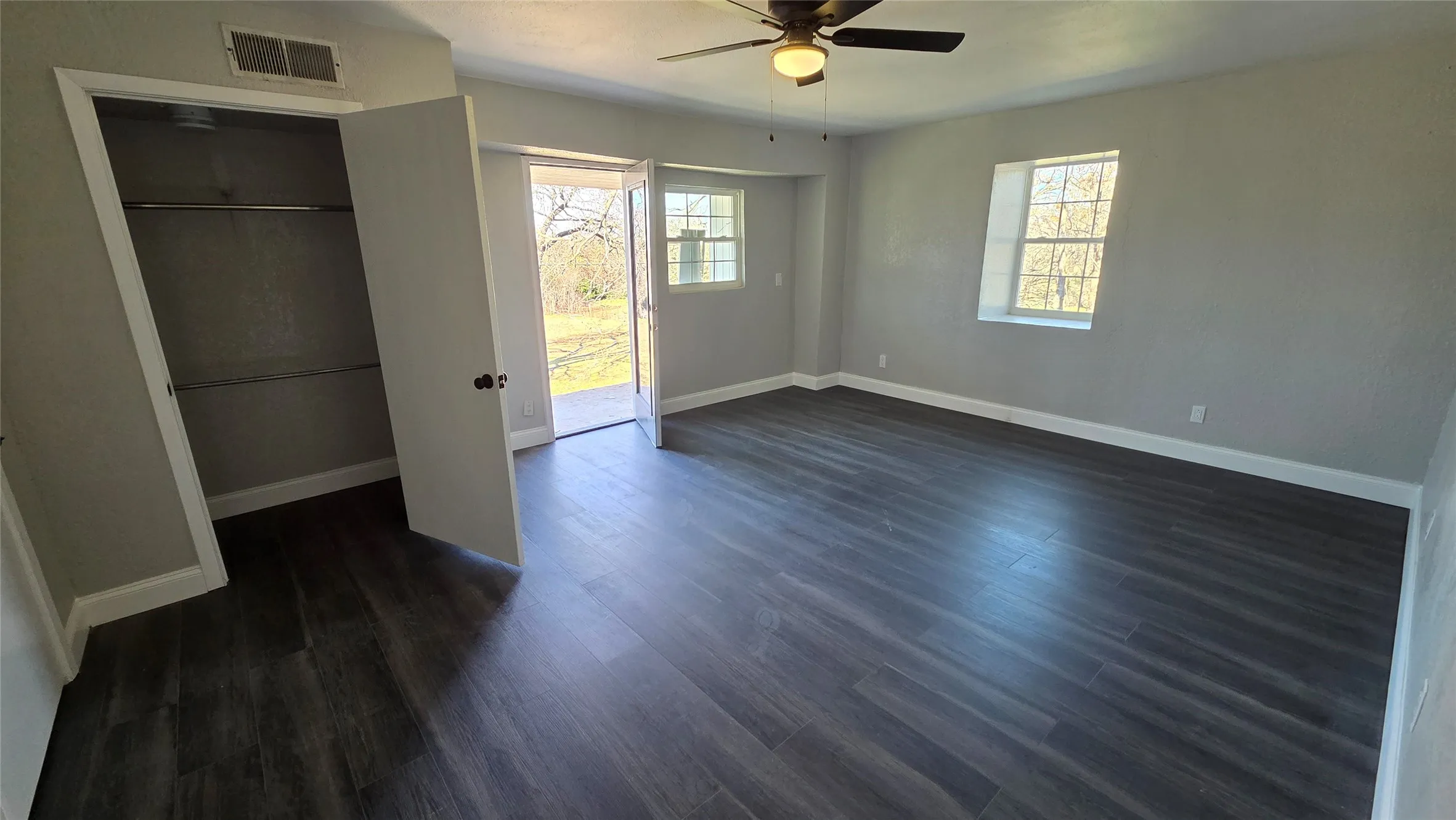Single Family Residence For Sale in Tarrant County , 4340 Danny Drive, Kennedale, Texas 76060, 5 Bedroom, 2 Bathroom, Garage spaces, 3,448 Sqft, built in 1975, mls#21306337, Real Estate Agent in Kennedale, Homes For Sale in Tarrant county, Homes For Sale in Kennedale, Realtor in Kennedale Texas, Real Estate Brokerage Independent Realty Texas, Luminita Cordes Realtor