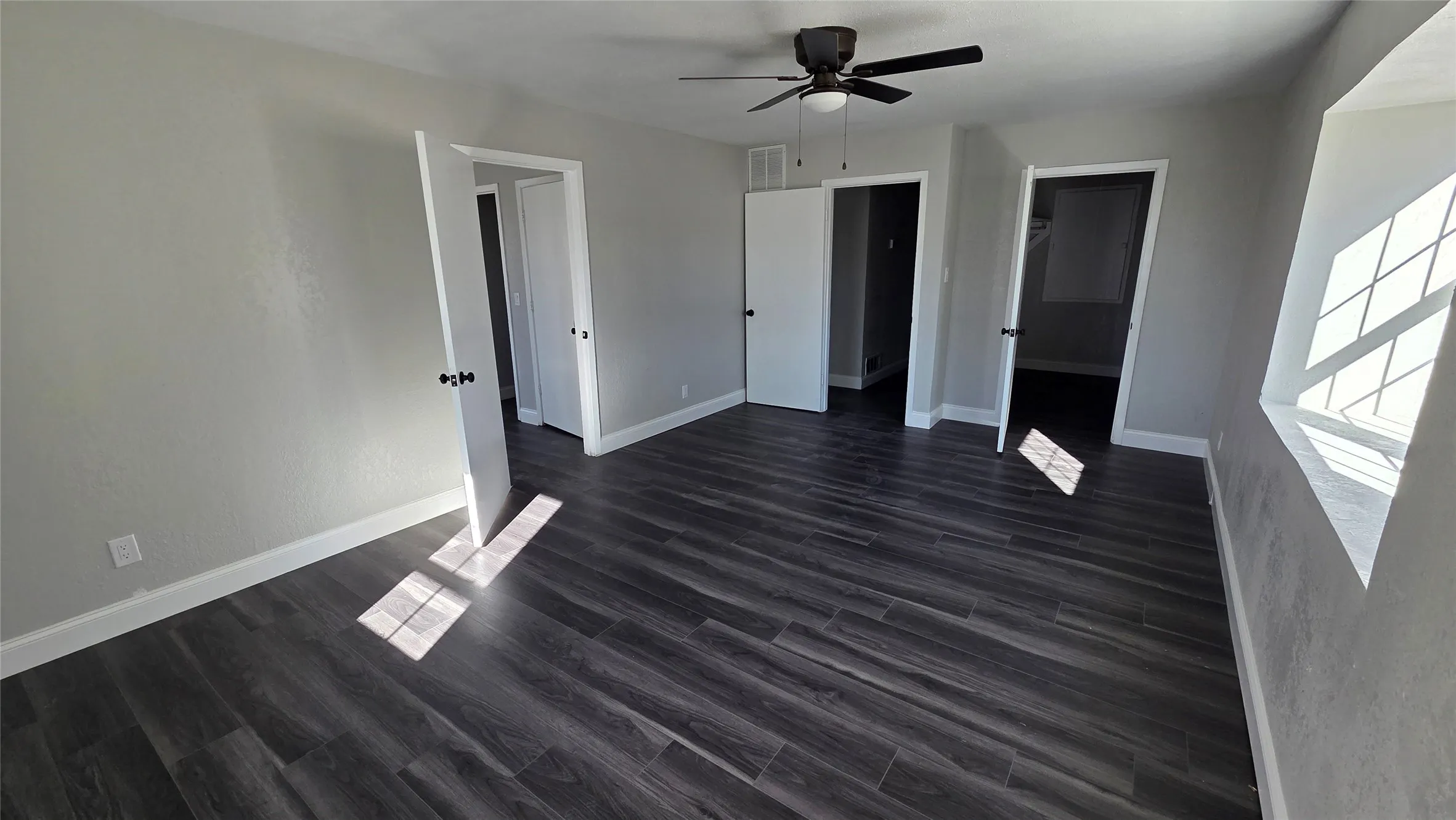Single Family Residence For Sale in Tarrant County , 4340 Danny Drive, Kennedale, Texas 76060, 5 Bedroom, 2 Bathroom, Garage spaces, 3,448 Sqft, built in 1975, mls#21306337, Real Estate Agent in Kennedale, Homes For Sale in Tarrant county, Homes For Sale in Kennedale, Realtor in Kennedale Texas, Real Estate Brokerage Independent Realty Texas, Luminita Cordes Realtor