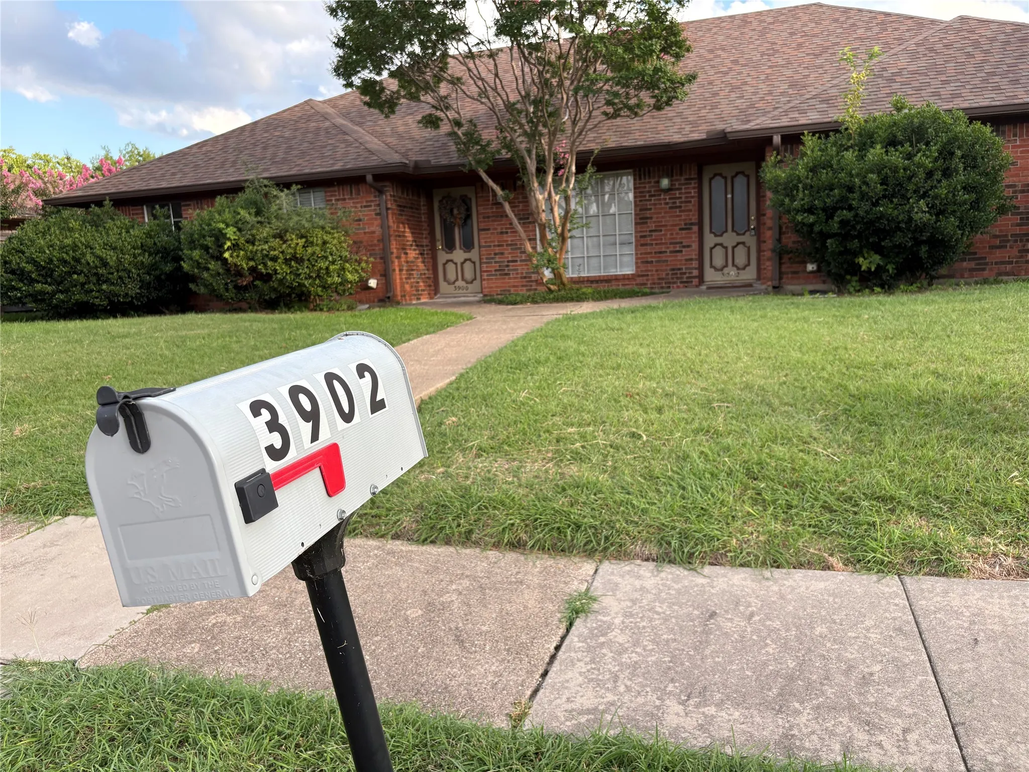 Duplex For Rent