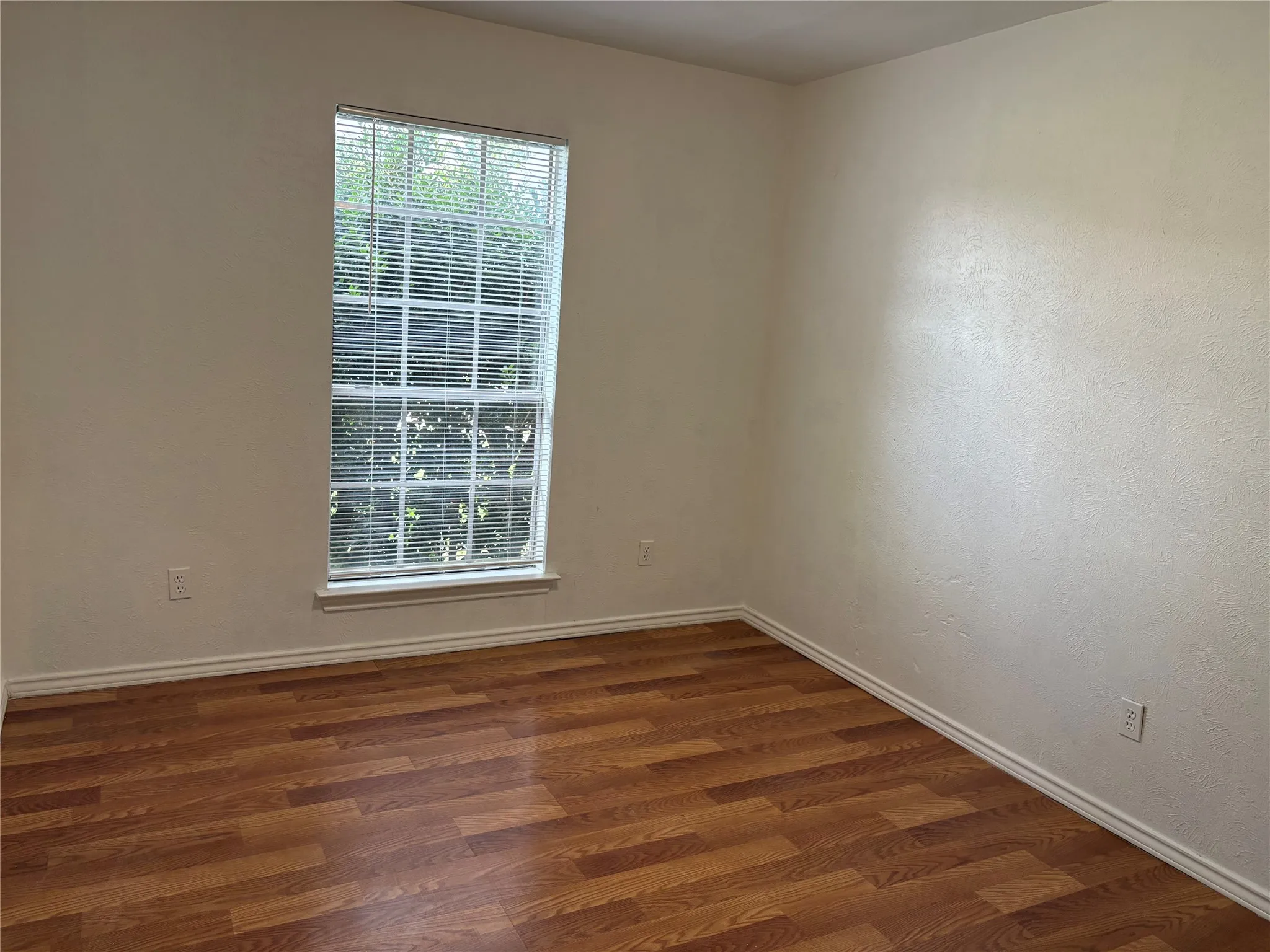 Duplex For Rent in Collin County , 3902 San Mateo Drive, Plano, Texas 75023, 3 Bedroom, 2 Bathroom, 2 Garage spaces, 1,500 Sqft, built in 1981, mls#21301569, Real Estate Agent in Plano, Homes For Rent in Collin county, Homes For Rent in Plano, Realtor in Plano Texas, Real Estate Brokerage Independent Realty Texas, Luminita Cordes Realtor