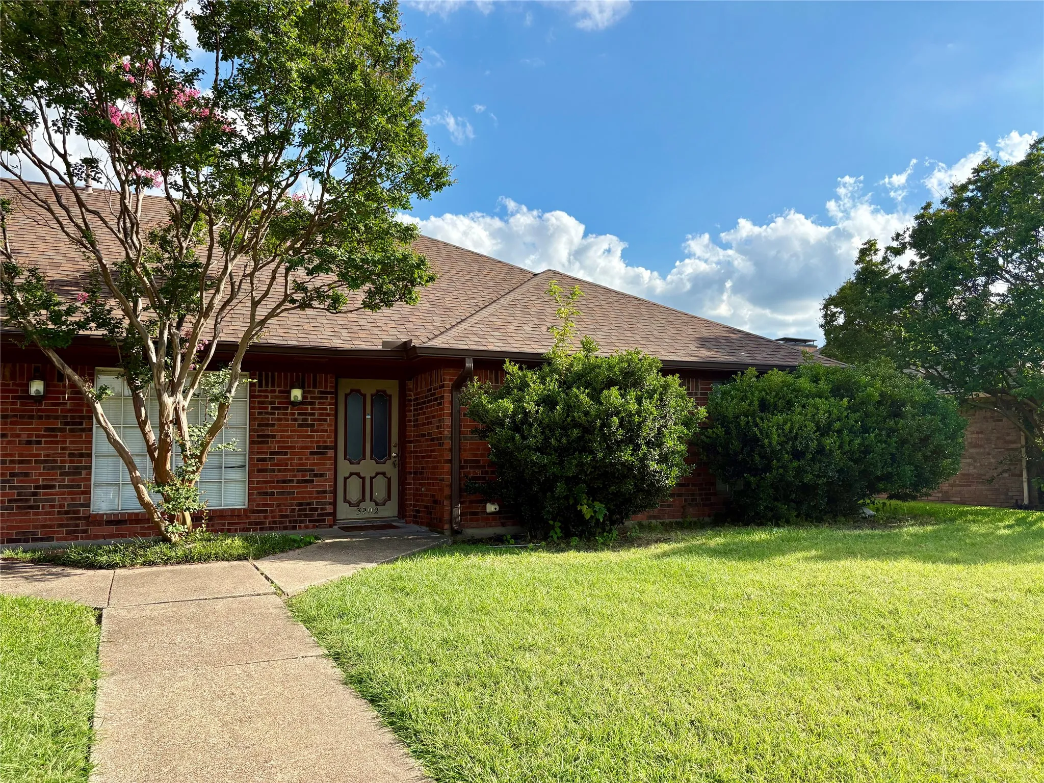 Duplex For Rent in Collin County , 3902 San Mateo Drive, Plano, Texas 75023, 3 Bedroom, 2 Bathroom, 2 Garage spaces, 1,500 Sqft, built in 1981, mls#21301569, Real Estate Agent in Plano, Homes For Rent in Collin county, Homes For Rent in Plano, Realtor in Plano Texas, Real Estate Brokerage Independent Realty Texas, Luminita Cordes Realtor