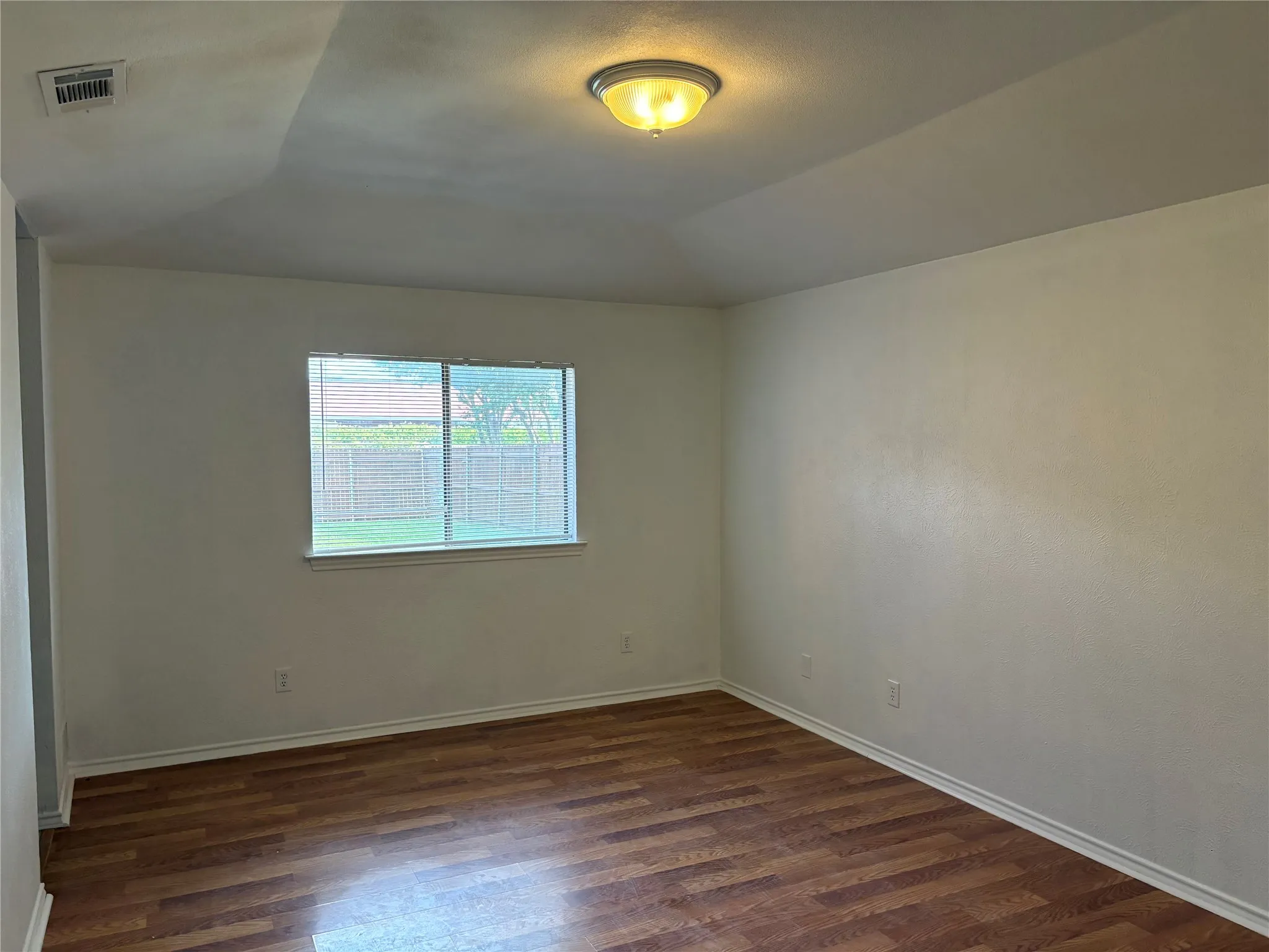 Duplex For Rent in Collin County , 3902 San Mateo Drive, Plano, Texas 75023, 3 Bedroom, 2 Bathroom, 2 Garage spaces, 1,500 Sqft, built in 1981, mls#21301569, Real Estate Agent in Plano, Homes For Rent in Collin county, Homes For Rent in Plano, Realtor in Plano Texas, Real Estate Brokerage Independent Realty Texas, Luminita Cordes Realtor