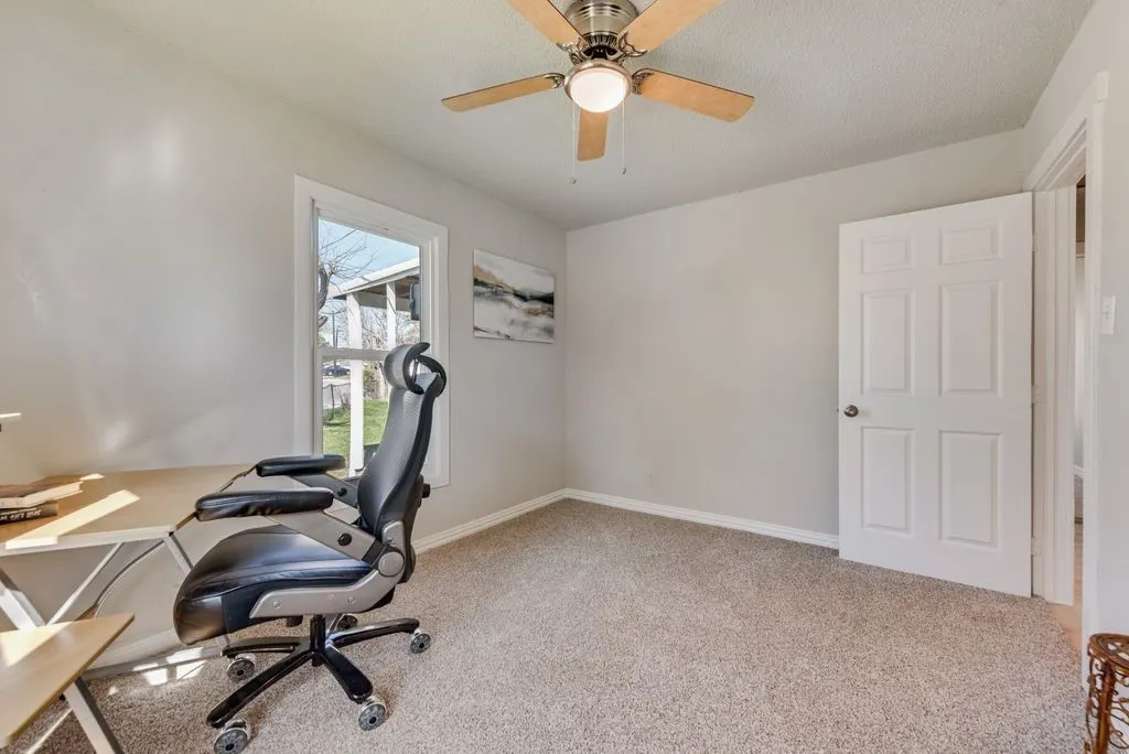 Single Family Residence For Sale in Tarrant County , 5074 Mayfair Street, Fort Worth, Texas 76116, 2 Bedroom, 1 Bathroom, Garage spaces, 799 Sqft, built in 1956, mls#21306438, Real Estate Agent in Fort Worth, Homes For Sale in Tarrant county, Homes For Sale in Fort Worth, Realtor in Fort Worth Texas, Real Estate Brokerage Independent Realty Texas, Luminita Cordes Realtor