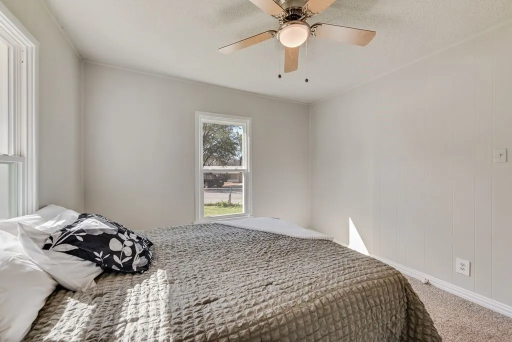 Single Family Residence For Sale in Tarrant County , 5074 Mayfair Street, Fort Worth, Texas 76116, 2 Bedroom, 1 Bathroom, Garage spaces, 799 Sqft, built in 1956, mls#21306438, Real Estate Agent in Fort Worth, Homes For Sale in Tarrant county, Homes For Sale in Fort Worth, Realtor in Fort Worth Texas, Real Estate Brokerage Independent Realty Texas, Luminita Cordes Realtor