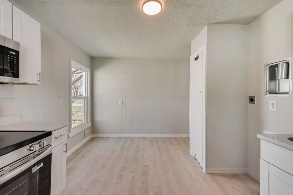 Single Family Residence For Sale in Tarrant County , 5074 Mayfair Street, Fort Worth, Texas 76116, 2 Bedroom, 1 Bathroom, Garage spaces, 799 Sqft, built in 1956, mls#21306438, Real Estate Agent in Fort Worth, Homes For Sale in Tarrant county, Homes For Sale in Fort Worth, Realtor in Fort Worth Texas, Real Estate Brokerage Independent Realty Texas, Luminita Cordes Realtor