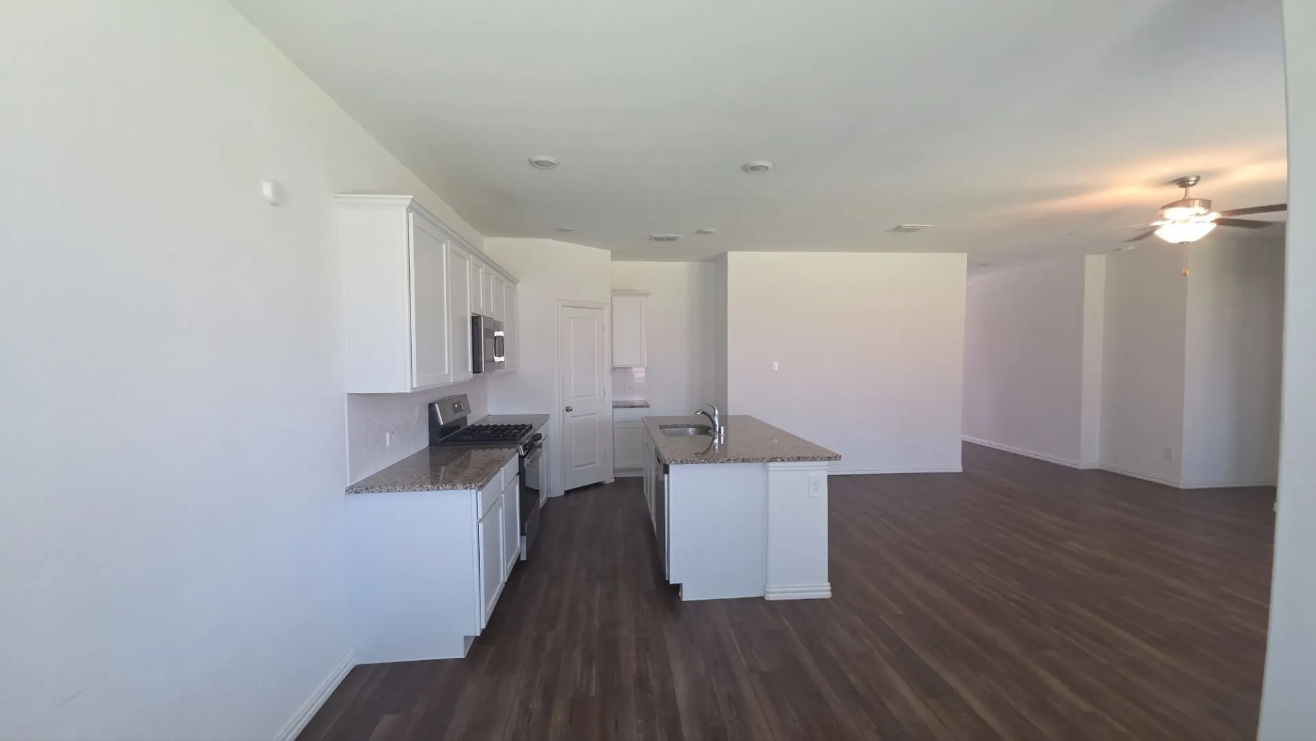 Single Family Residence For Sale in Kaufman County , 3951 Bellingham Lane, Forney, Texas 75126, 3 Bedroom, 2 Bathroom, 2 Garage spaces, 1,765 Sqft, built in 2021, mls#21306448, Real Estate Agent in Forney, Homes For Sale in Kaufman county, Homes For Sale in Forney, Realtor in Forney Texas, Real Estate Brokerage Independent Realty Texas, Luminita Cordes Realtor