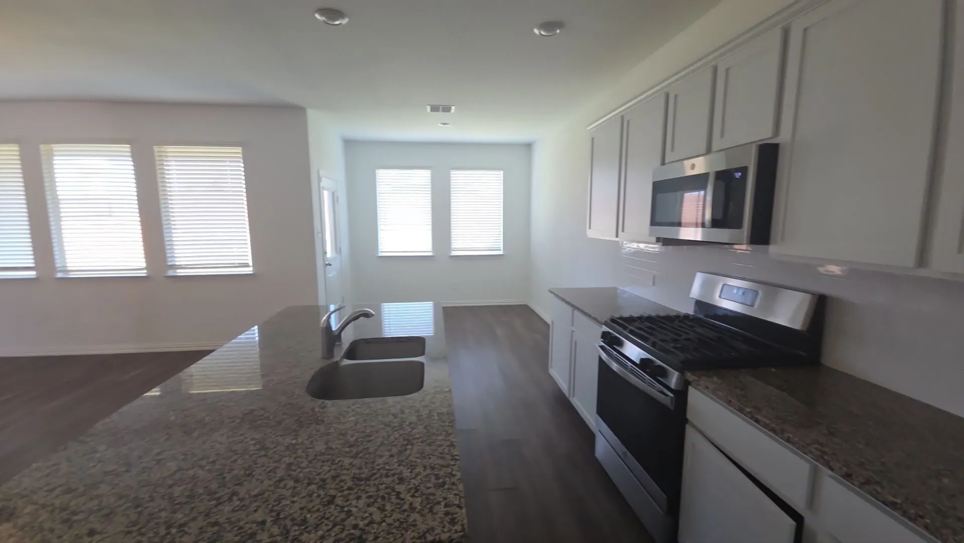 Single Family Residence For Sale in Kaufman County , 3951 Bellingham Lane, Forney, Texas 75126, 3 Bedroom, 2 Bathroom, 2 Garage spaces, 1,765 Sqft, built in 2021, mls#21306448, Real Estate Agent in Forney, Homes For Sale in Kaufman county, Homes For Sale in Forney, Realtor in Forney Texas, Real Estate Brokerage Independent Realty Texas, Luminita Cordes Realtor