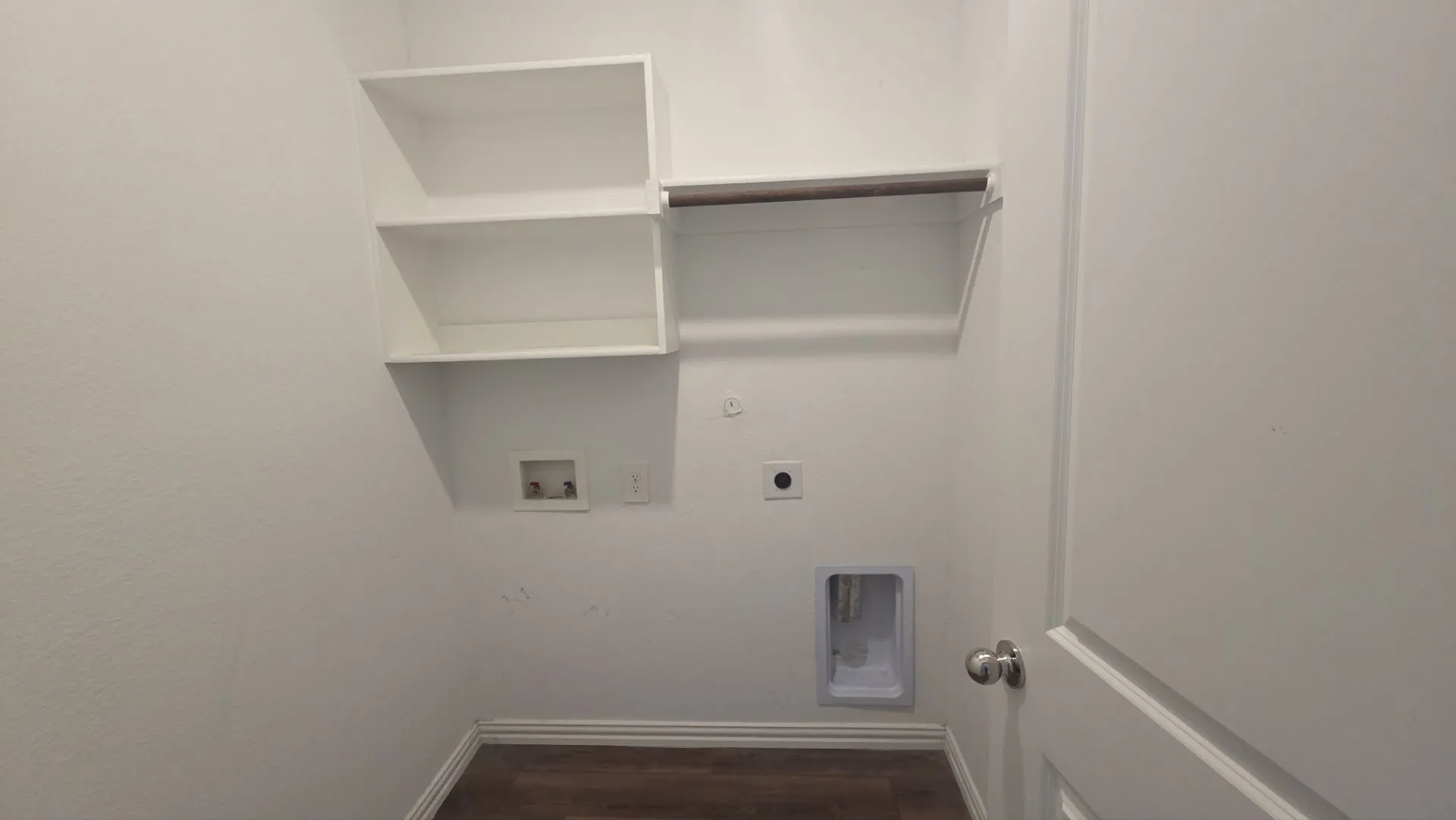 Single Family Residence For Sale in Kaufman County , 3951 Bellingham Lane, Forney, Texas 75126, 3 Bedroom, 2 Bathroom, 2 Garage spaces, 1,765 Sqft, built in 2021, mls#21306448, Real Estate Agent in Forney, Homes For Sale in Kaufman county, Homes For Sale in Forney, Realtor in Forney Texas, Real Estate Brokerage Independent Realty Texas, Luminita Cordes Realtor