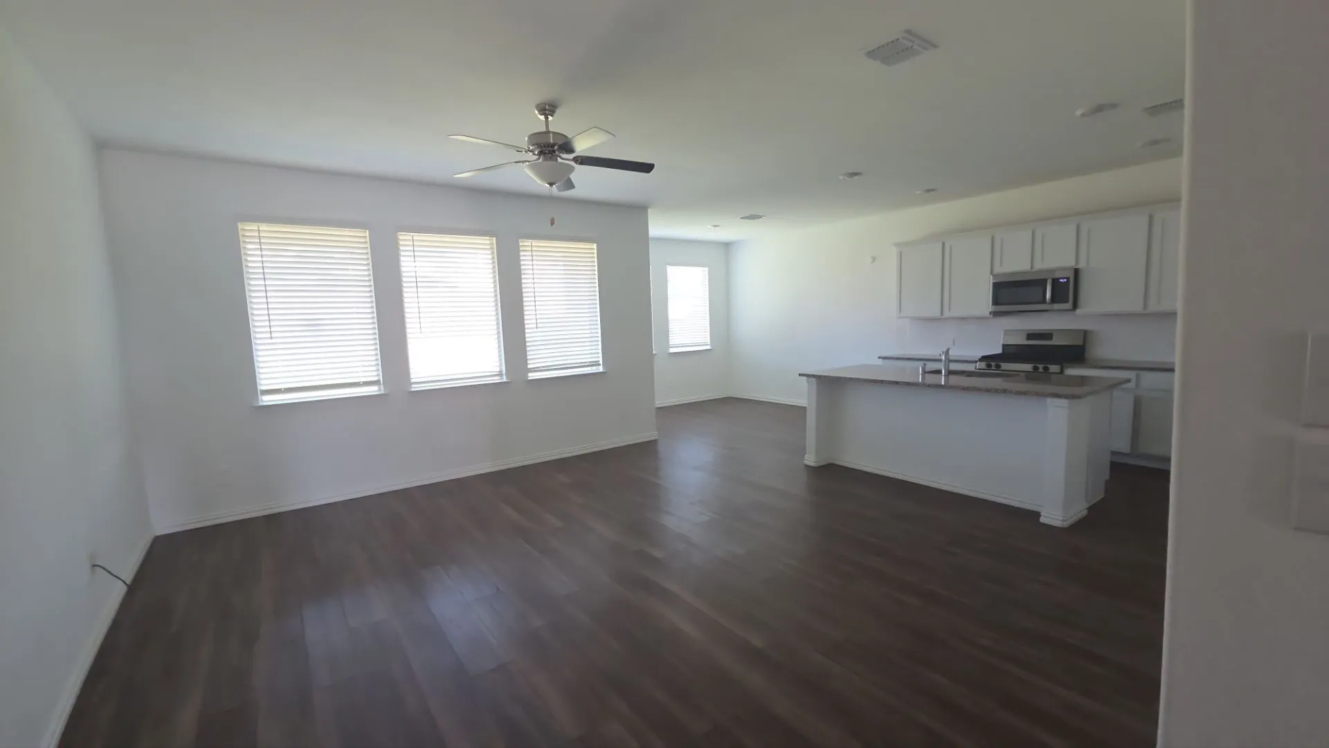 Single Family Residence For Sale in Kaufman County , 3951 Bellingham Lane, Forney, Texas 75126, 3 Bedroom, 2 Bathroom, 2 Garage spaces, 1,765 Sqft, built in 2021, mls#21306448, Real Estate Agent in Forney, Homes For Sale in Kaufman county, Homes For Sale in Forney, Realtor in Forney Texas, Real Estate Brokerage Independent Realty Texas, Luminita Cordes Realtor