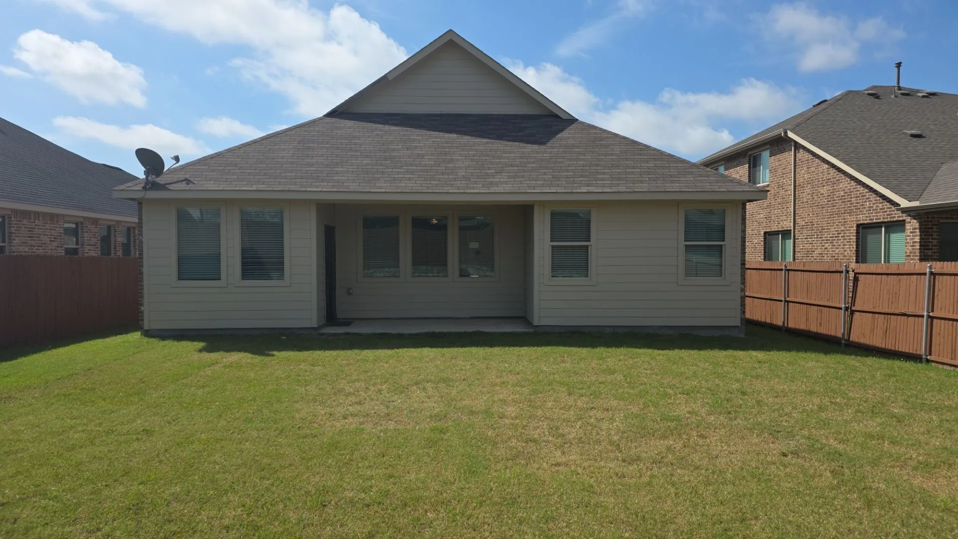Single Family Residence For Sale in Kaufman County , 3951 Bellingham Lane, Forney, Texas 75126, 3 Bedroom, 2 Bathroom, 2 Garage spaces, 1,765 Sqft, built in 2021, mls#21306448, Real Estate Agent in Forney, Homes For Sale in Kaufman county, Homes For Sale in Forney, Realtor in Forney Texas, Real Estate Brokerage Independent Realty Texas, Luminita Cordes Realtor