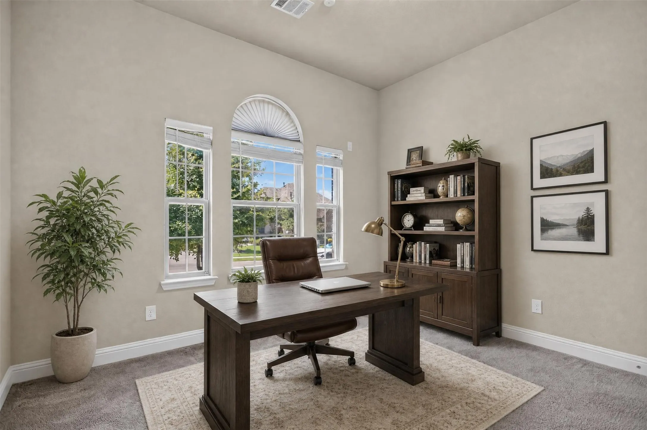 Front office or 4th bedroom with full bath just outside of the room