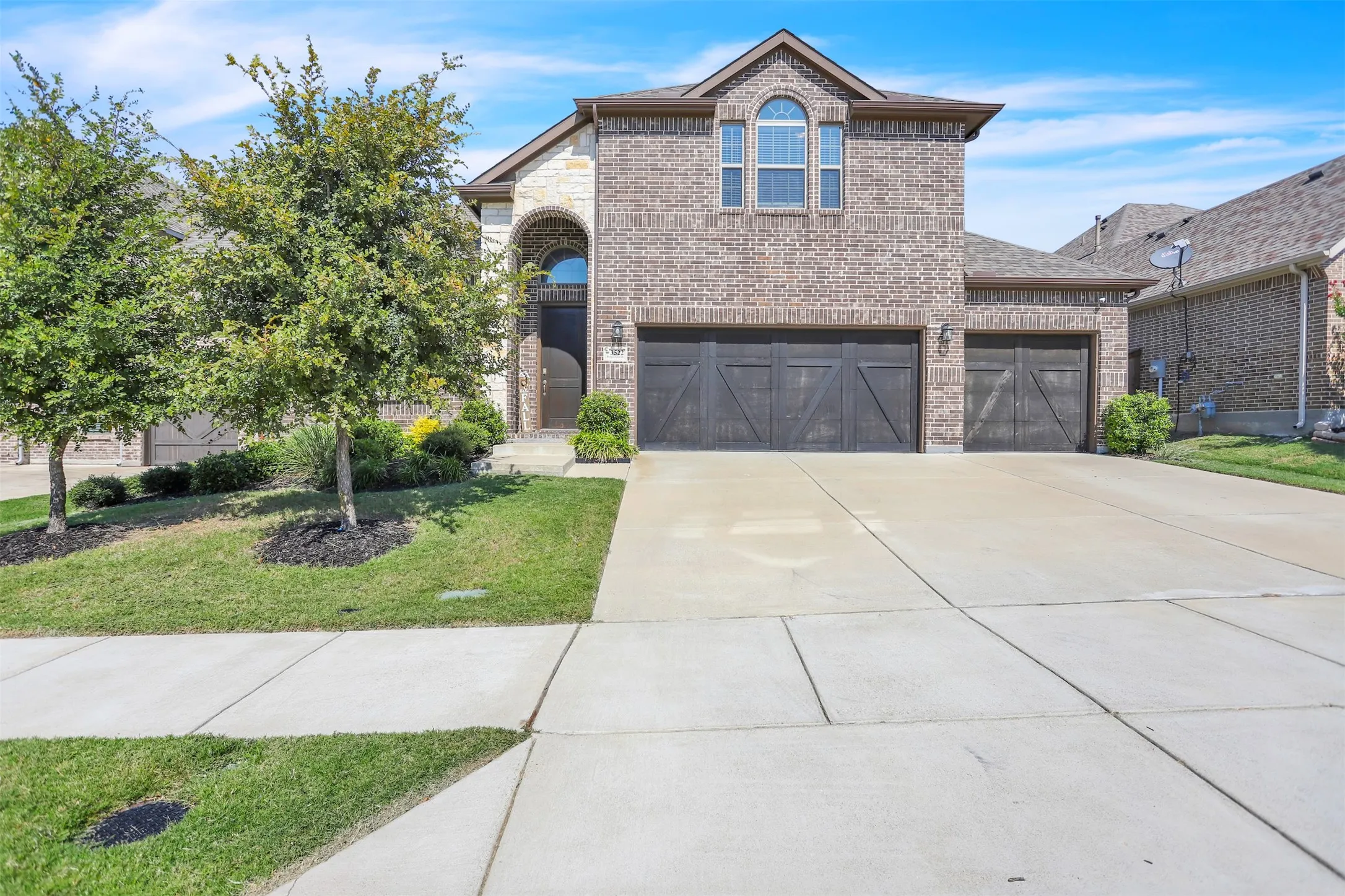 Landscaped front entryway