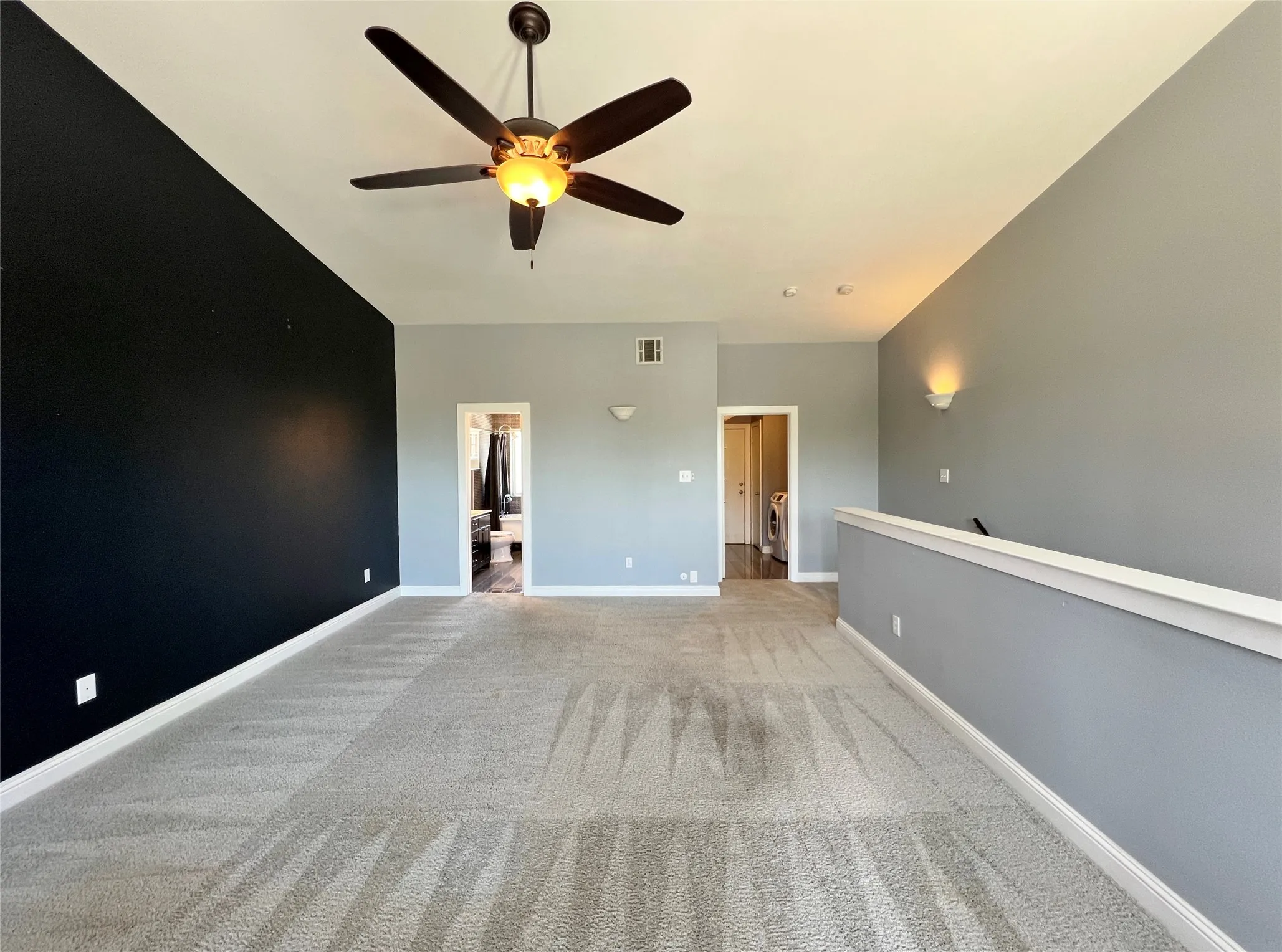 Townhouse For Rent in Dallas County , 1813 S Ervay Street, Dallas, Texas 75215, 2 Bedroom, 2 Bathroom, 2 Garage spaces, 1,608 Sqft, built in 2007, mls#21306467, Real Estate Agent in Dallas, Homes For Rent in Dallas county, Homes For Rent in Dallas, Realtor in Dallas Texas, Real Estate Brokerage Independent Realty Texas, Luminita Cordes Realtor