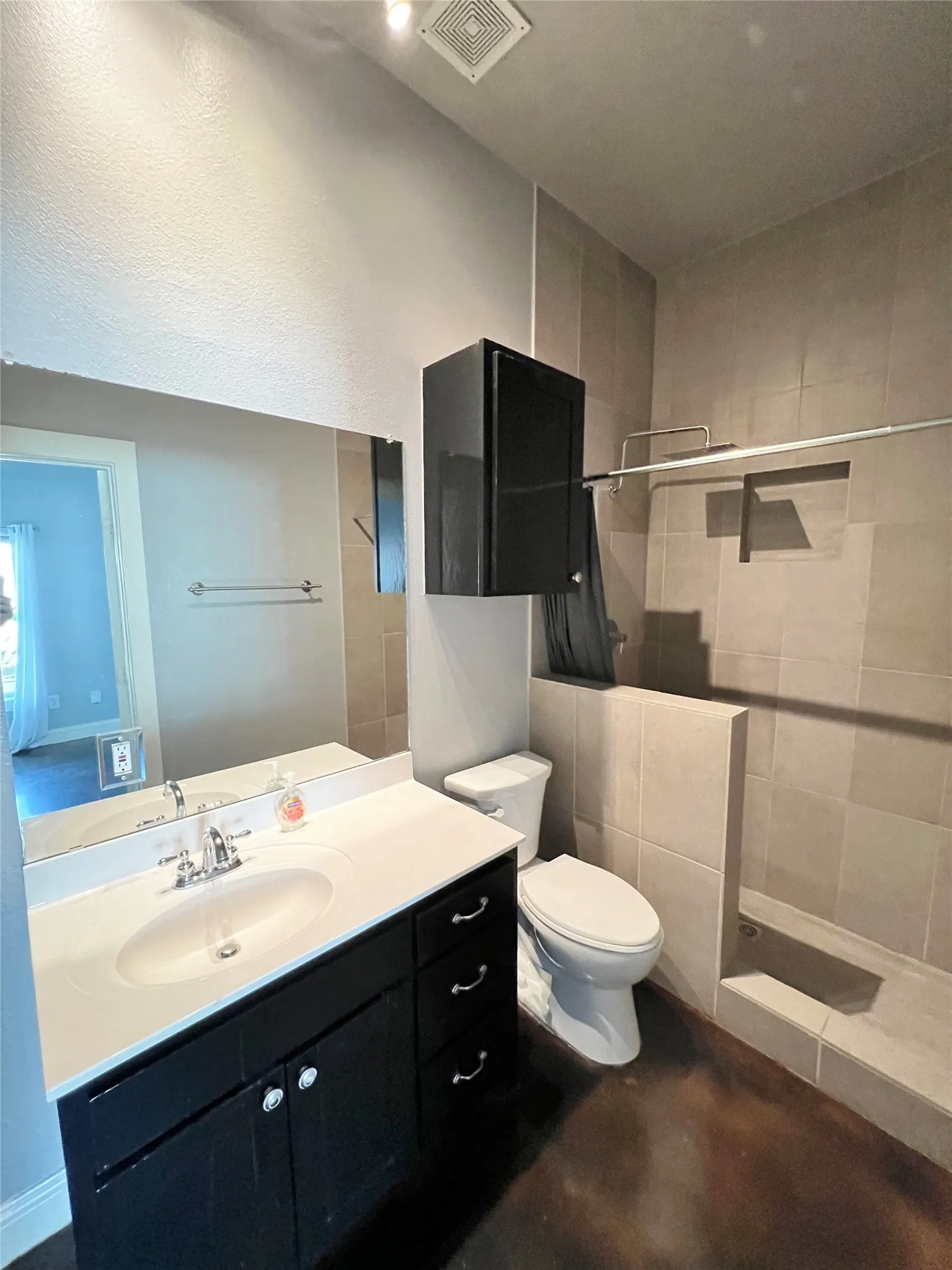 Townhouse For Rent in Dallas County , 1813 S Ervay Street, Dallas, Texas 75215, 2 Bedroom, 2 Bathroom, 2 Garage spaces, 1,608 Sqft, built in 2007, mls#21306467, Real Estate Agent in Dallas, Homes For Rent in Dallas county, Homes For Rent in Dallas, Realtor in Dallas Texas, Real Estate Brokerage Independent Realty Texas, Luminita Cordes Realtor