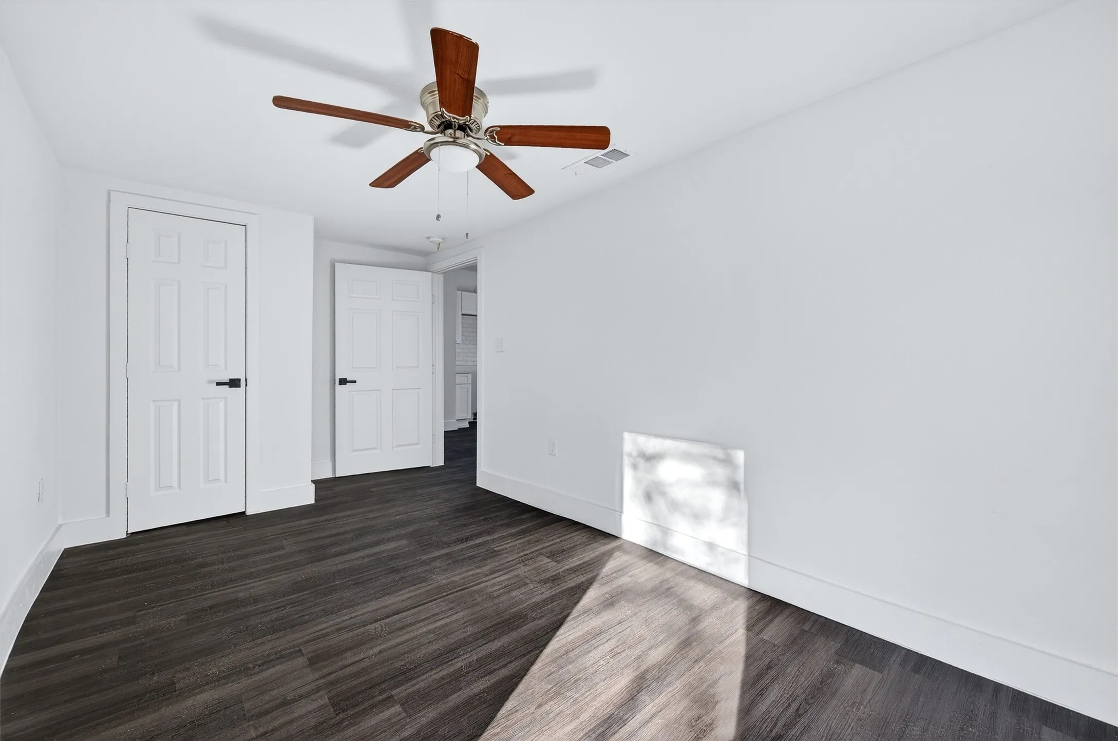 Single Family Residence For Sale in Grayson County , 710 E Lamar Street, Sherman, Texas 75090, 3 Bedroom, 2 Bathroom, Garage spaces, 1,374 Sqft, built in 1935, mls#21306471, Real Estate Agent in Sherman, Homes For Sale in Grayson county, Homes For Sale in Sherman, Realtor in Sherman Texas, Real Estate Brokerage Independent Realty Texas, Luminita Cordes Realtor