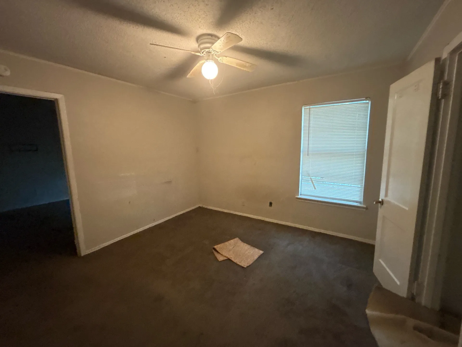 Single Family Residence For Sale in Dallas County , 2934 Kirven Street, Dallas, Texas 75227, 3 Bedrooms, 2 Bathrooms, 1 Garage spaces, 1,120 Sqft, built in 1950, Price $197,500, mls#21276518, Real Estate Agent in Dallas, Homes For Sale in Dallas county, Homes For Sale in Dallas, Realtor in Dallas Texas, Real Estate Brokerage Independent Realty Texas, Luminita Cordes Realtor