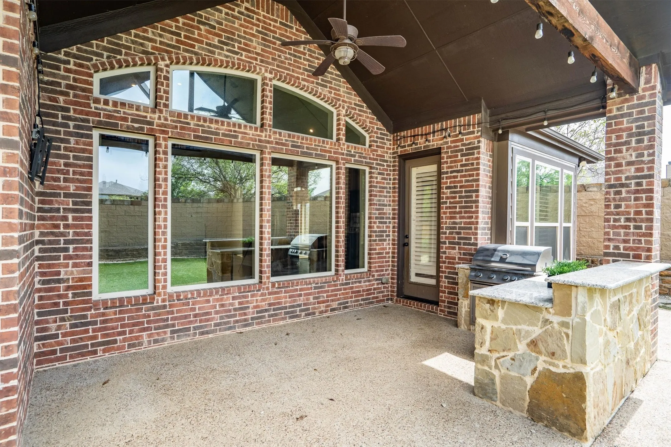 Single Family Residence For Sale in Denton County , 1148 Grant Avenue, Lantana, Texas 76226, 5 Bedroom, 3 Bathroom, 2 Garage spaces, 3,616 Sqft, built in 2013, mls#21299858, Real Estate Agent in Lantana, Homes For Sale in Denton county, Homes For Sale in Lantana, Realtor in Lantana Texas, Real Estate Brokerage Independent Realty Texas, Luminita Cordes Realtor
