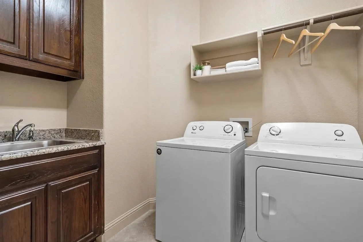 Single Family Residence For Sale in Denton County , 1148 Grant Avenue, Lantana, Texas 76226, 5 Bedroom, 3 Bathroom, 2 Garage spaces, 3,616 Sqft, built in 2013, mls#21299858, Real Estate Agent in Lantana, Homes For Sale in Denton county, Homes For Sale in Lantana, Realtor in Lantana Texas, Real Estate Brokerage Independent Realty Texas, Luminita Cordes Realtor