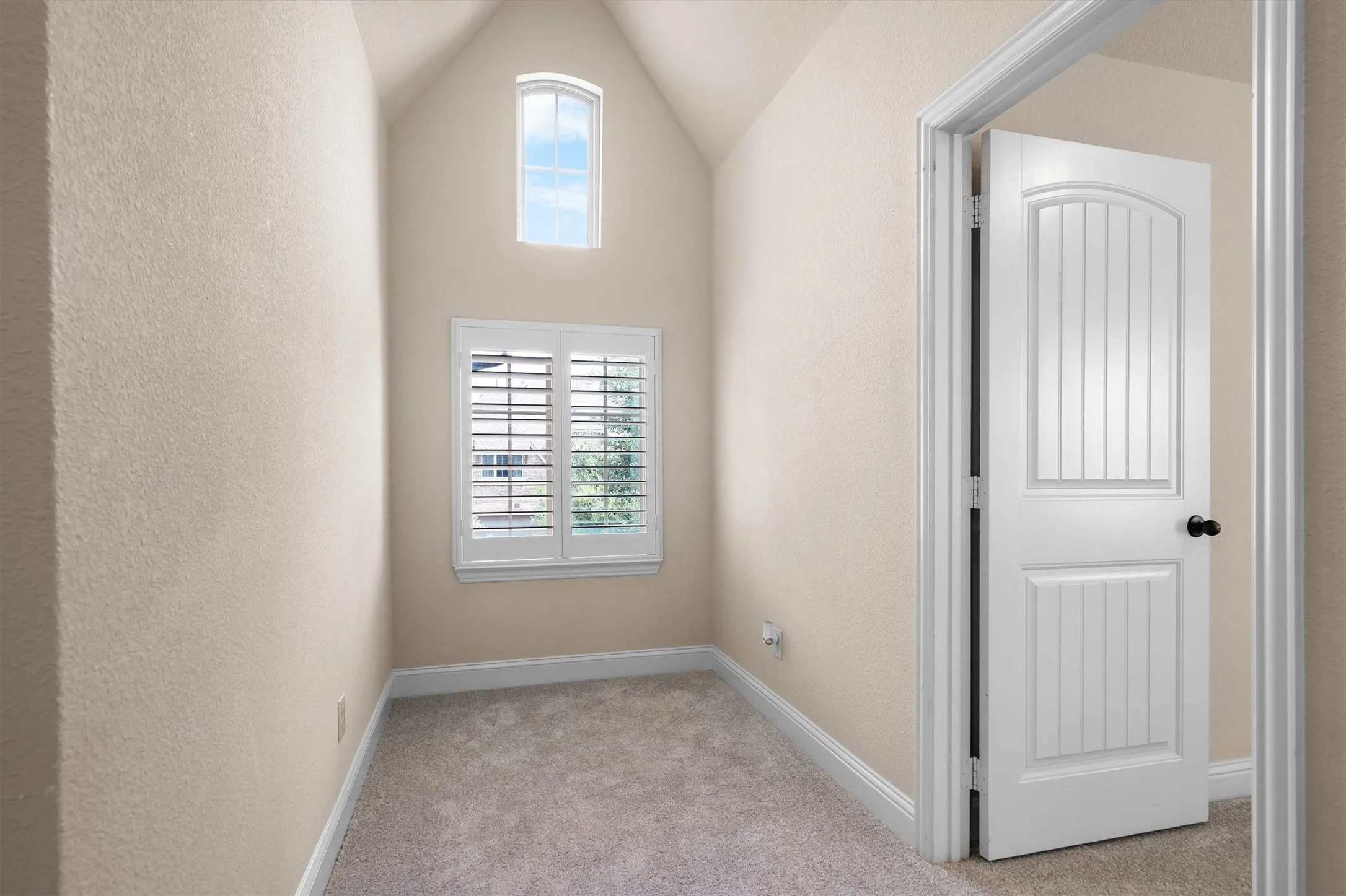 Single Family Residence For Sale in Denton County , 1148 Grant Avenue, Lantana, Texas 76226, 5 Bedroom, 3 Bathroom, 2 Garage spaces, 3,616 Sqft, built in 2013, mls#21299858, Real Estate Agent in Lantana, Homes For Sale in Denton county, Homes For Sale in Lantana, Realtor in Lantana Texas, Real Estate Brokerage Independent Realty Texas, Luminita Cordes Realtor