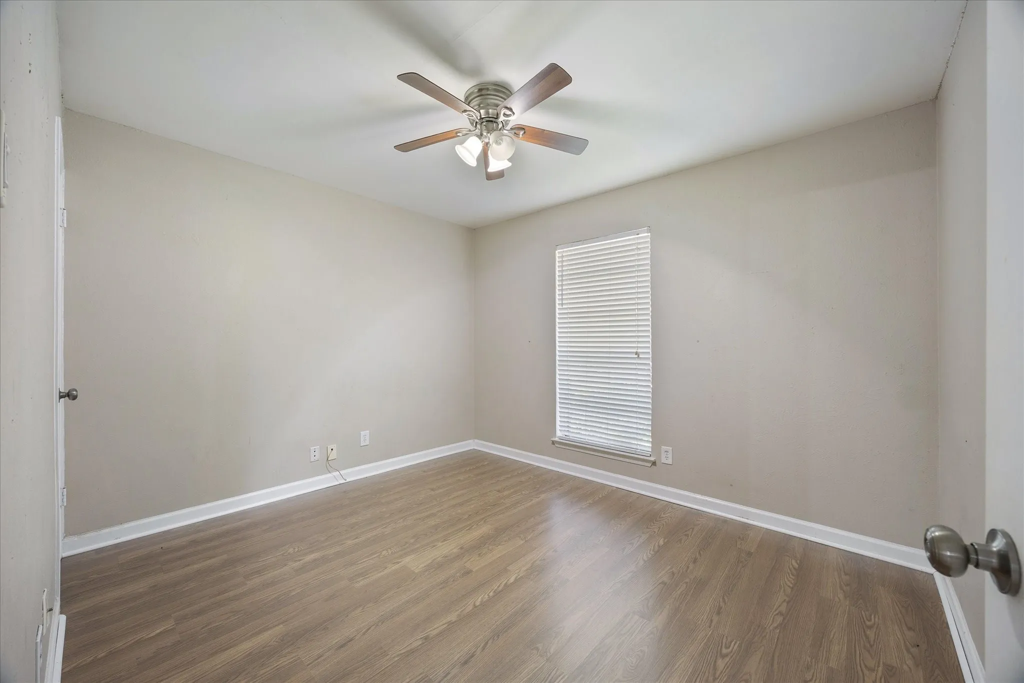 Single Family Residence For Rent in Dallas County , 2413 Village Green Drive, Garland, Texas 75044, 3 Bedroom, 2 Bathroom, 2 Garage spaces, 1,636 Sqft, built in 1974, mls#21306479, Real Estate Agent in Garland, Homes For Rent in Dallas county, Homes For Rent in Garland, Realtor in Garland Texas, Real Estate Brokerage Independent Realty Texas, Luminita Cordes Realtor