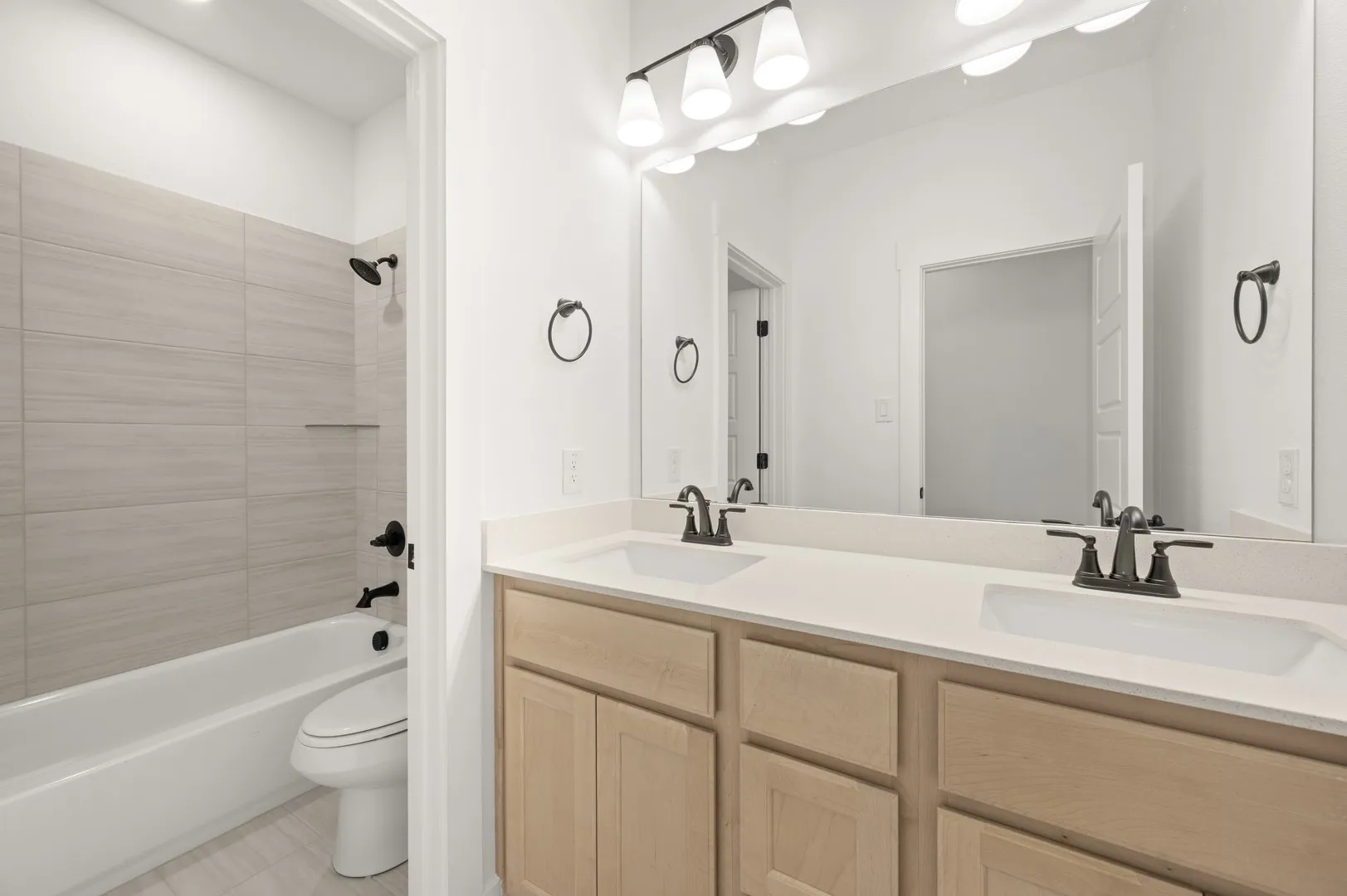 17261 Oxborough- Bathroom-2