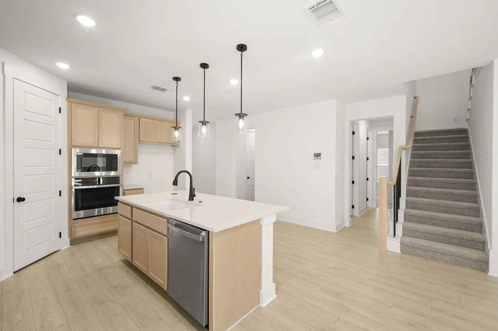 17261 Oxborough- Kitchen-4