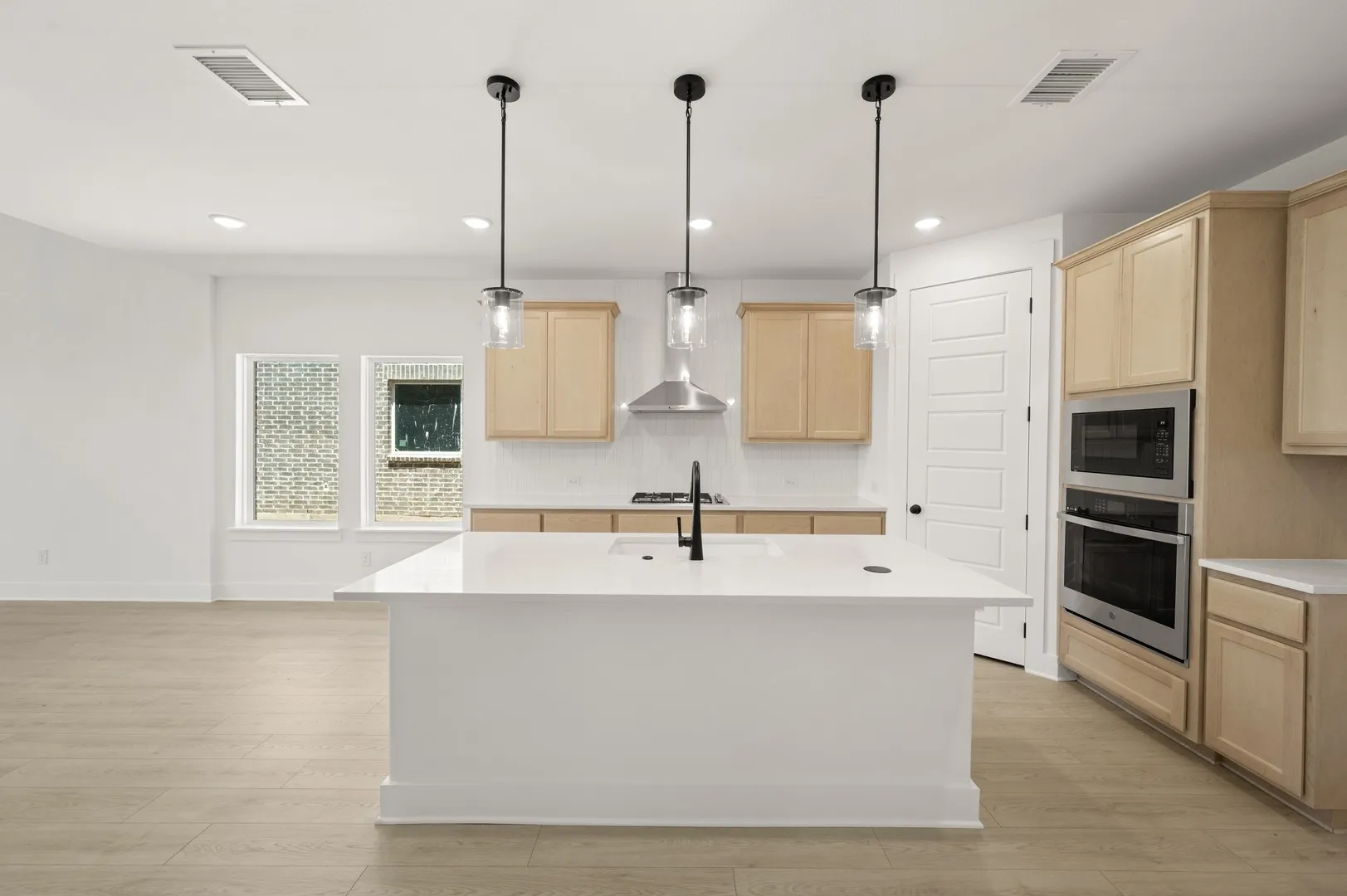 17261 Oxborough- Kitchen-1