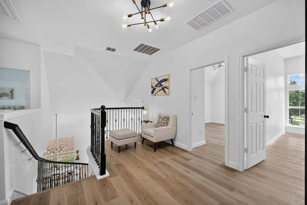 Single Family Residence For Sale in Tarrant County , 11633 Wild Pear Lane, Fort Worth, Texas 76244, 4 Bedroom, 3 Bathroom, 2 Garage spaces, 2,369 Sqft, built in 2007, mls#21305077, Real Estate Agent in Fort Worth, Homes For Sale in Tarrant county, Homes For Sale in Fort Worth, Realtor in Fort Worth Texas, Real Estate Brokerage Independent Realty Texas, Luminita Cordes Realtor