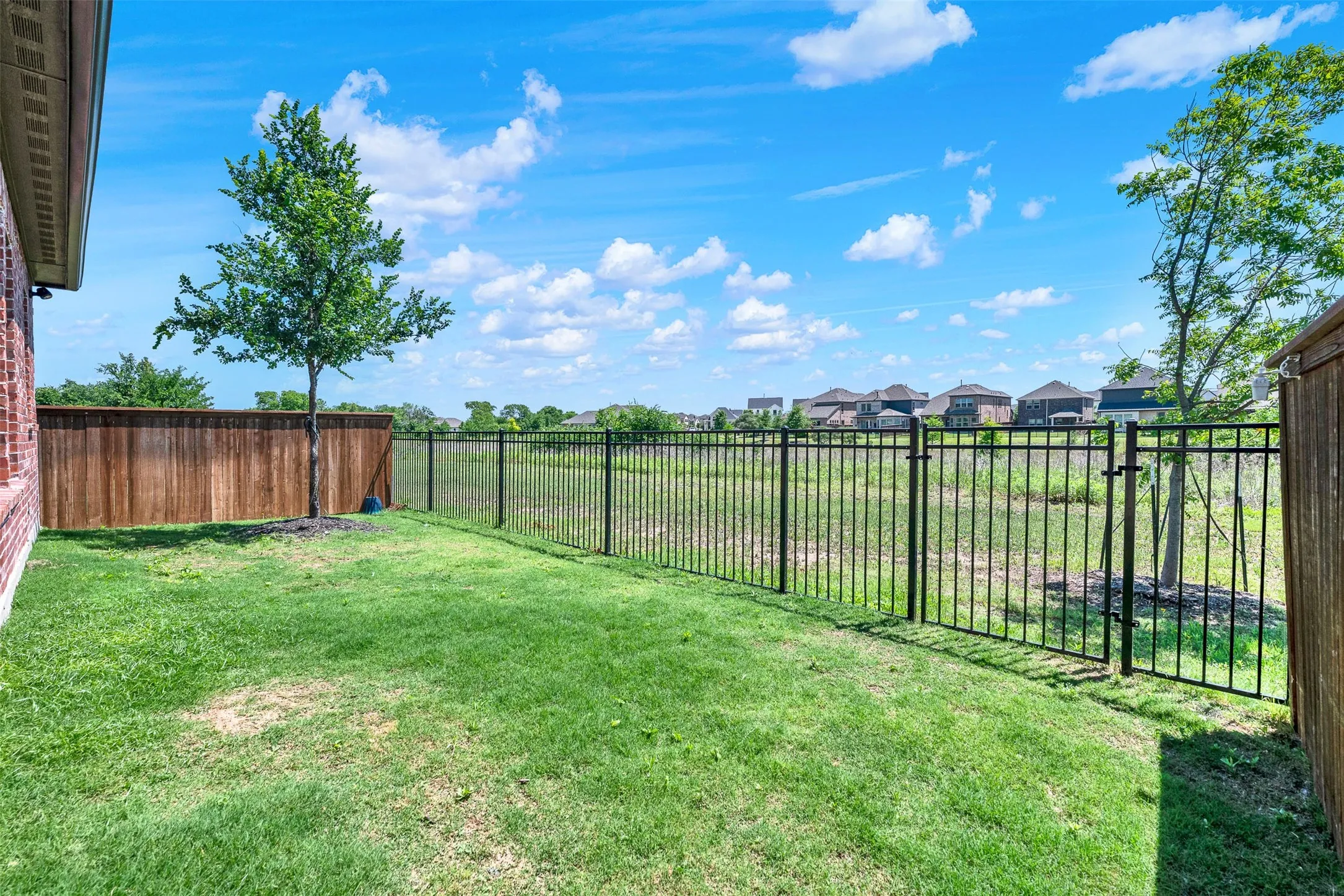 Single Family Residence For Sale in Collin County , 720 Skyview Court, Celina, Texas 75009, 3 Bedroom, 2 Bathroom, 2 Garage spaces, 1,739 Sqft, built in 2023, mls#21304197, Real Estate Agent in Celina, Homes For Sale in Collin county, Homes For Sale in Celina, Realtor in Celina Texas, Real Estate Brokerage Independent Realty Texas, Luminita Cordes Realtor