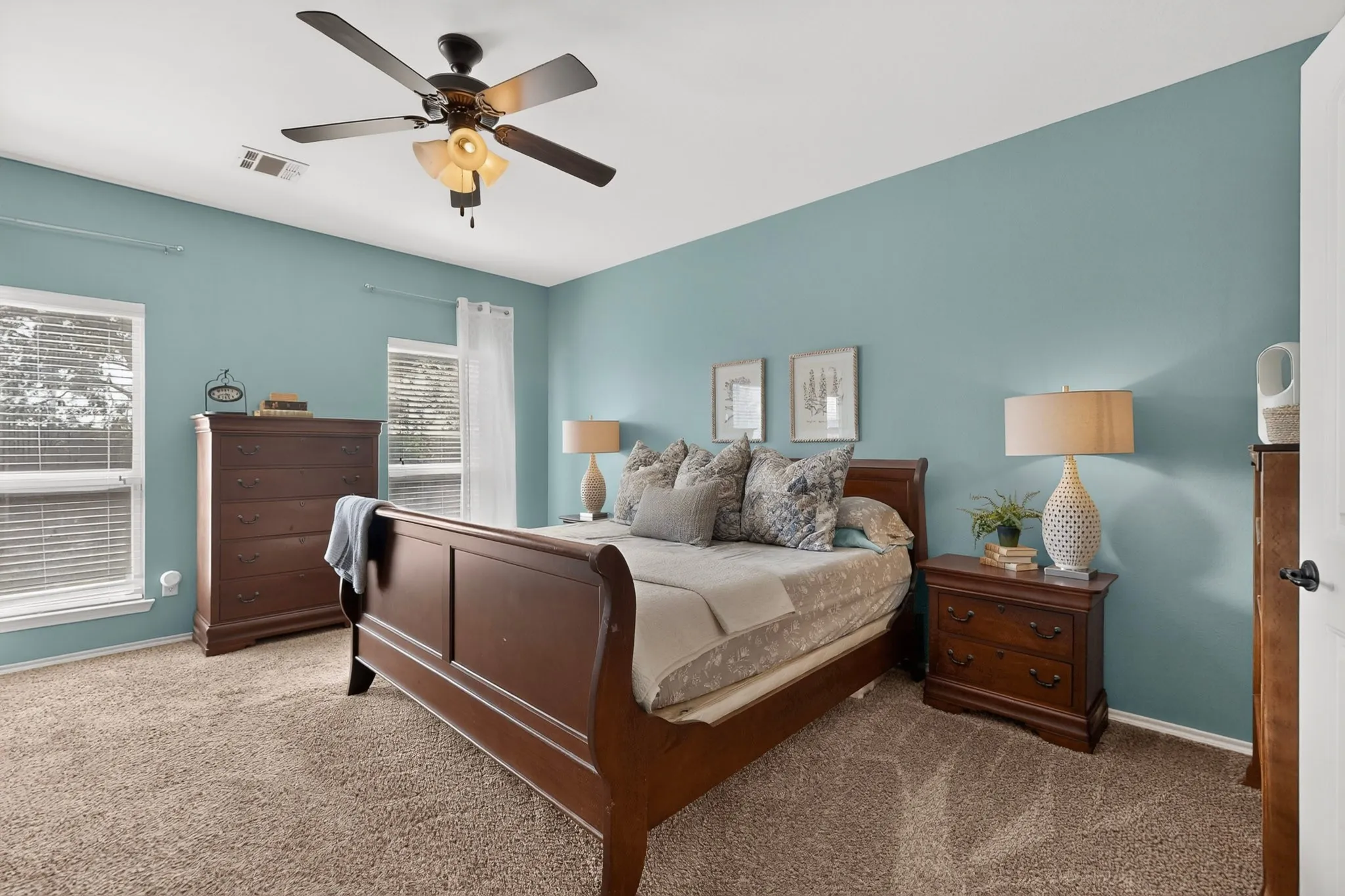 Single Family Residence For Sale in Collin County , 201 Sandy Creek Way, Mc Kinney, Texas 75072, 5 Bedroom, 4 Bathroom, 2 Garage spaces, 3,289 Sqft, built in 2014, mls#21304243, Real Estate Agent in Mc Kinney, Homes For Sale in Collin county, Homes For Sale in Mc Kinney, Realtor in Mc Kinney Texas, Real Estate Brokerage Independent Realty Texas, Luminita Cordes Realtor