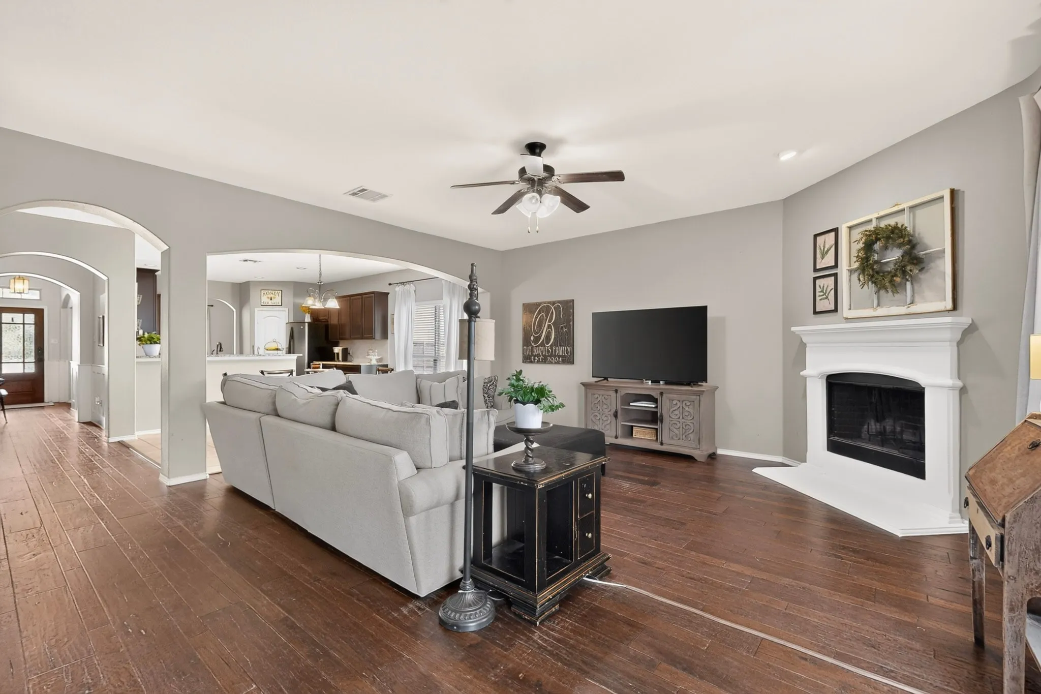 Single Family Residence For Sale in Collin County , 201 Sandy Creek Way, Mc Kinney, Texas 75072, 5 Bedroom, 4 Bathroom, 2 Garage spaces, 3,289 Sqft, built in 2014, mls#21304243, Real Estate Agent in Mc Kinney, Homes For Sale in Collin county, Homes For Sale in Mc Kinney, Realtor in Mc Kinney Texas, Real Estate Brokerage Independent Realty Texas, Luminita Cordes Realtor