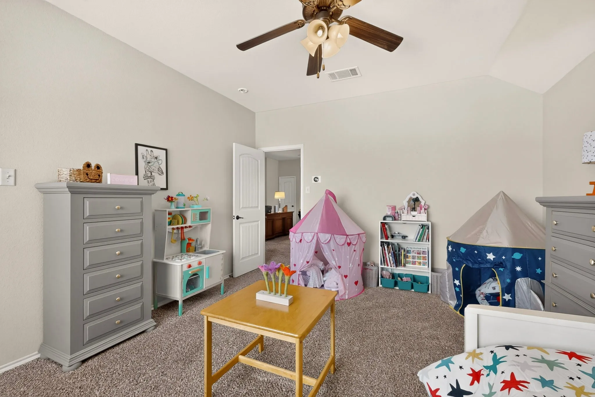 Single Family Residence For Sale in Collin County , 201 Sandy Creek Way, Mc Kinney, Texas 75072, 5 Bedroom, 4 Bathroom, 2 Garage spaces, 3,289 Sqft, built in 2014, mls#21304243, Real Estate Agent in Mc Kinney, Homes For Sale in Collin county, Homes For Sale in Mc Kinney, Realtor in Mc Kinney Texas, Real Estate Brokerage Independent Realty Texas, Luminita Cordes Realtor