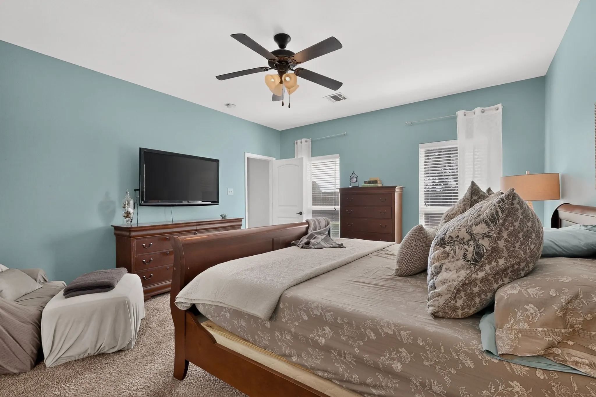 Single Family Residence For Sale in Collin County , 201 Sandy Creek Way, Mc Kinney, Texas 75072, 5 Bedroom, 4 Bathroom, 2 Garage spaces, 3,289 Sqft, built in 2014, mls#21304243, Real Estate Agent in Mc Kinney, Homes For Sale in Collin county, Homes For Sale in Mc Kinney, Realtor in Mc Kinney Texas, Real Estate Brokerage Independent Realty Texas, Luminita Cordes Realtor