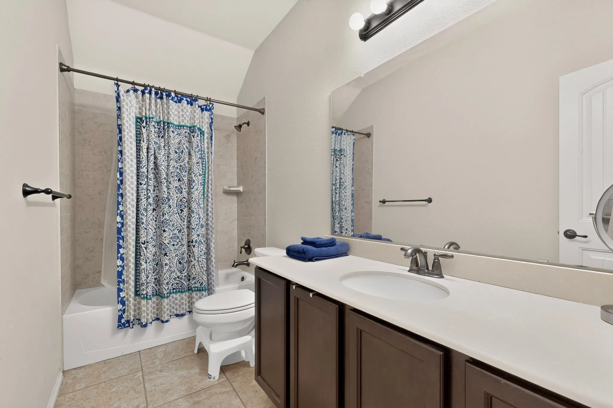 Single Family Residence For Sale in Collin County , 201 Sandy Creek Way, Mc Kinney, Texas 75072, 5 Bedroom, 4 Bathroom, 2 Garage spaces, 3,289 Sqft, built in 2014, mls#21304243, Real Estate Agent in Mc Kinney, Homes For Sale in Collin county, Homes For Sale in Mc Kinney, Realtor in Mc Kinney Texas, Real Estate Brokerage Independent Realty Texas, Luminita Cordes Realtor