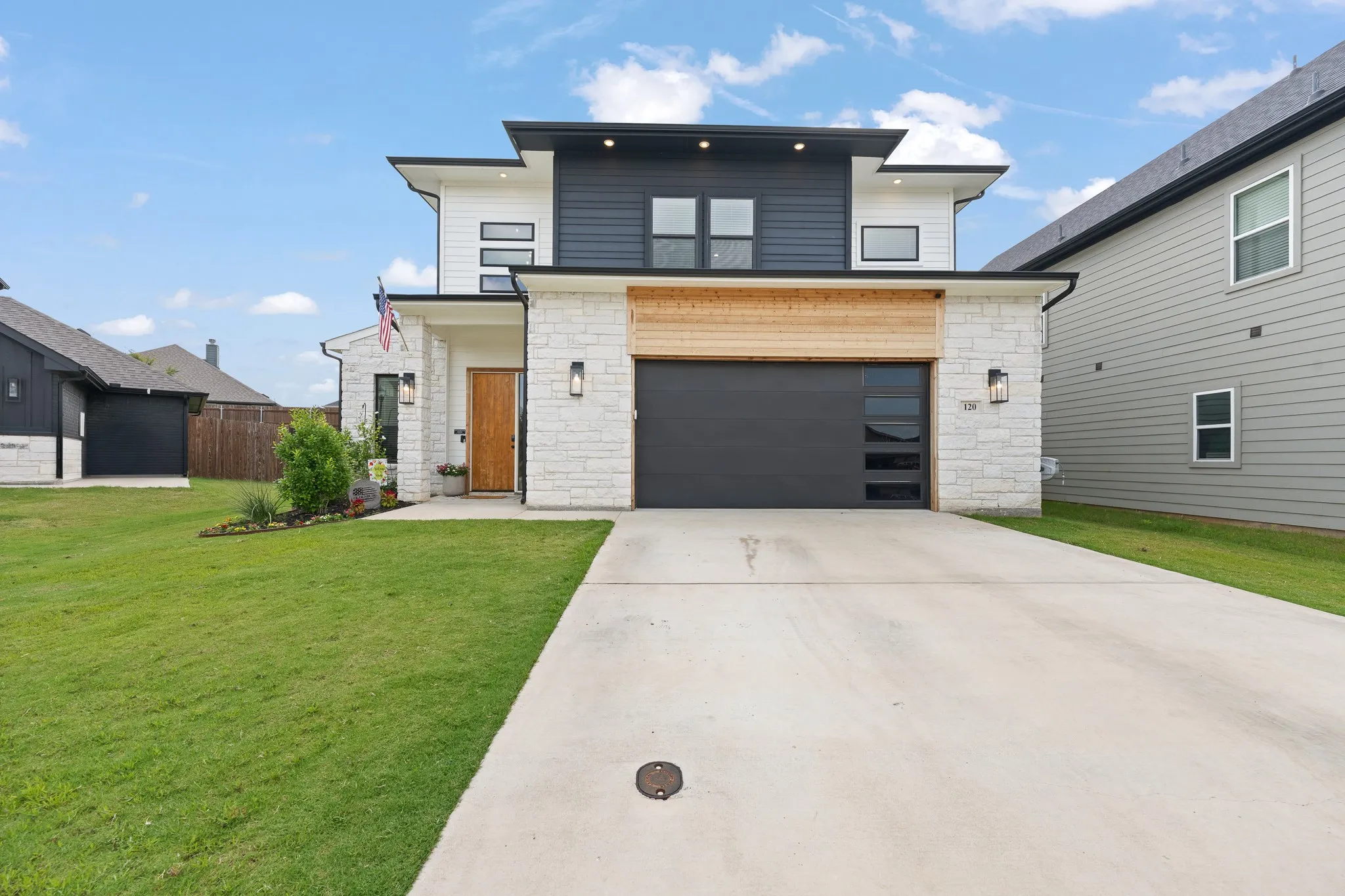 Single Family Residence For Sale in Johnson County , 120 William Lane, Godley, Texas 76044, 3 Bedroom, 3 Bathroom, 2 Garage spaces, 2,406 Sqft, built in 2023, mls#21304870, Real Estate Agent in Godley, Homes For Sale in Johnson county, Homes For Sale in Godley, Realtor in Godley Texas, Real Estate Brokerage Independent Realty Texas, Luminita Cordes Realtor
