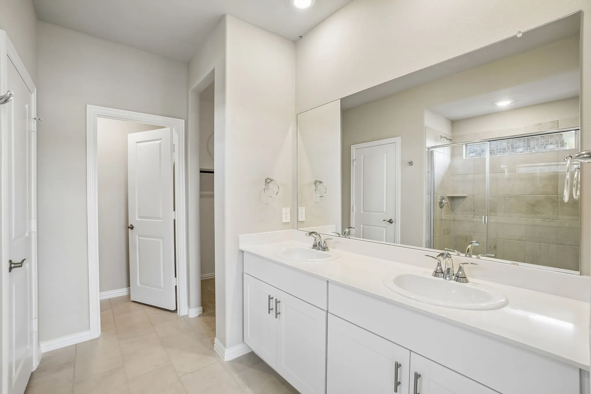 Photo is not of the actual home, but is an inspirational photo of builder’s model home and may depict options, furnishings, and/or decorator features that are not included.